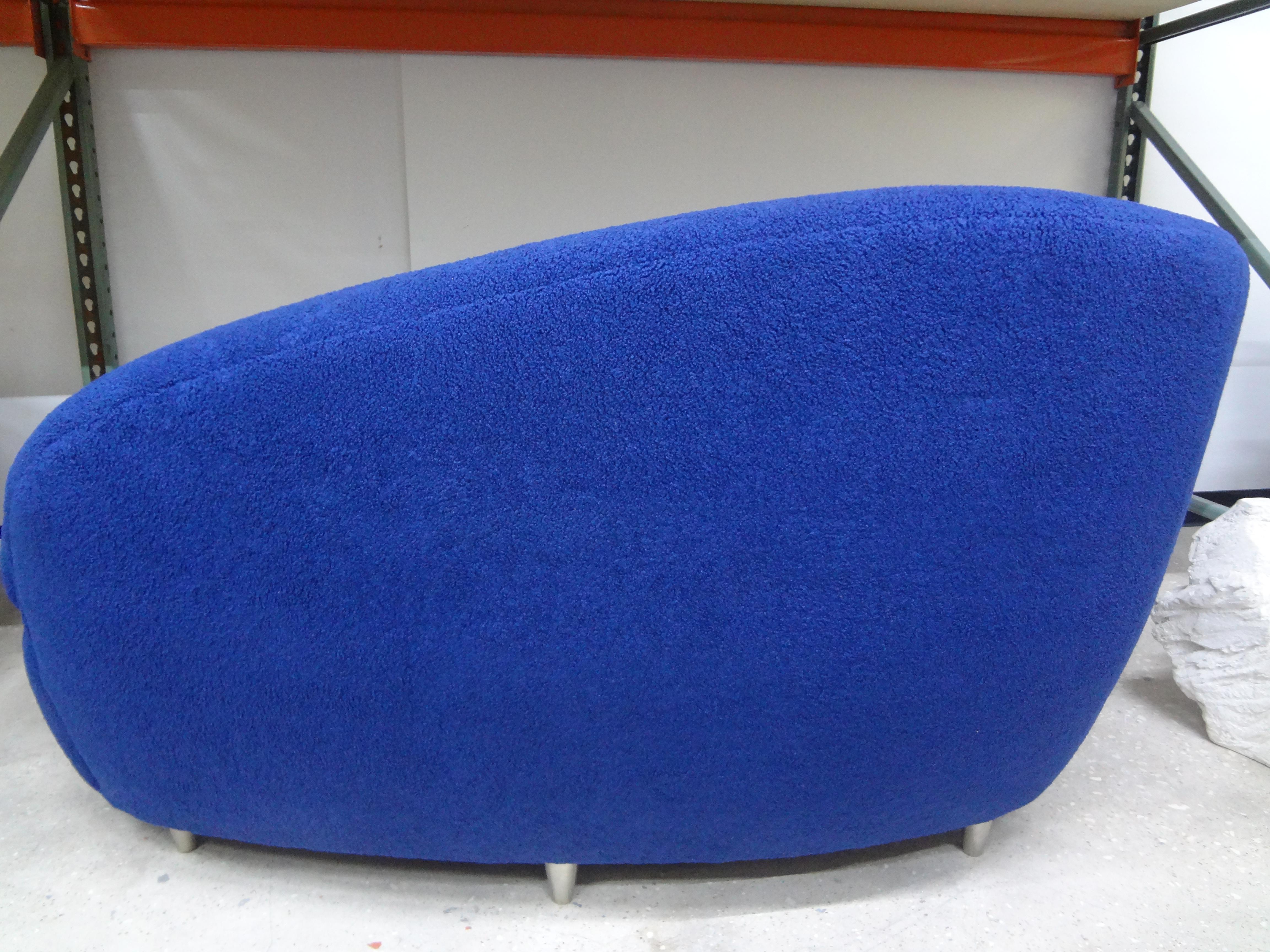 Loveseat o Sofá Escultural Curvo Moderno Italiano en venta 4