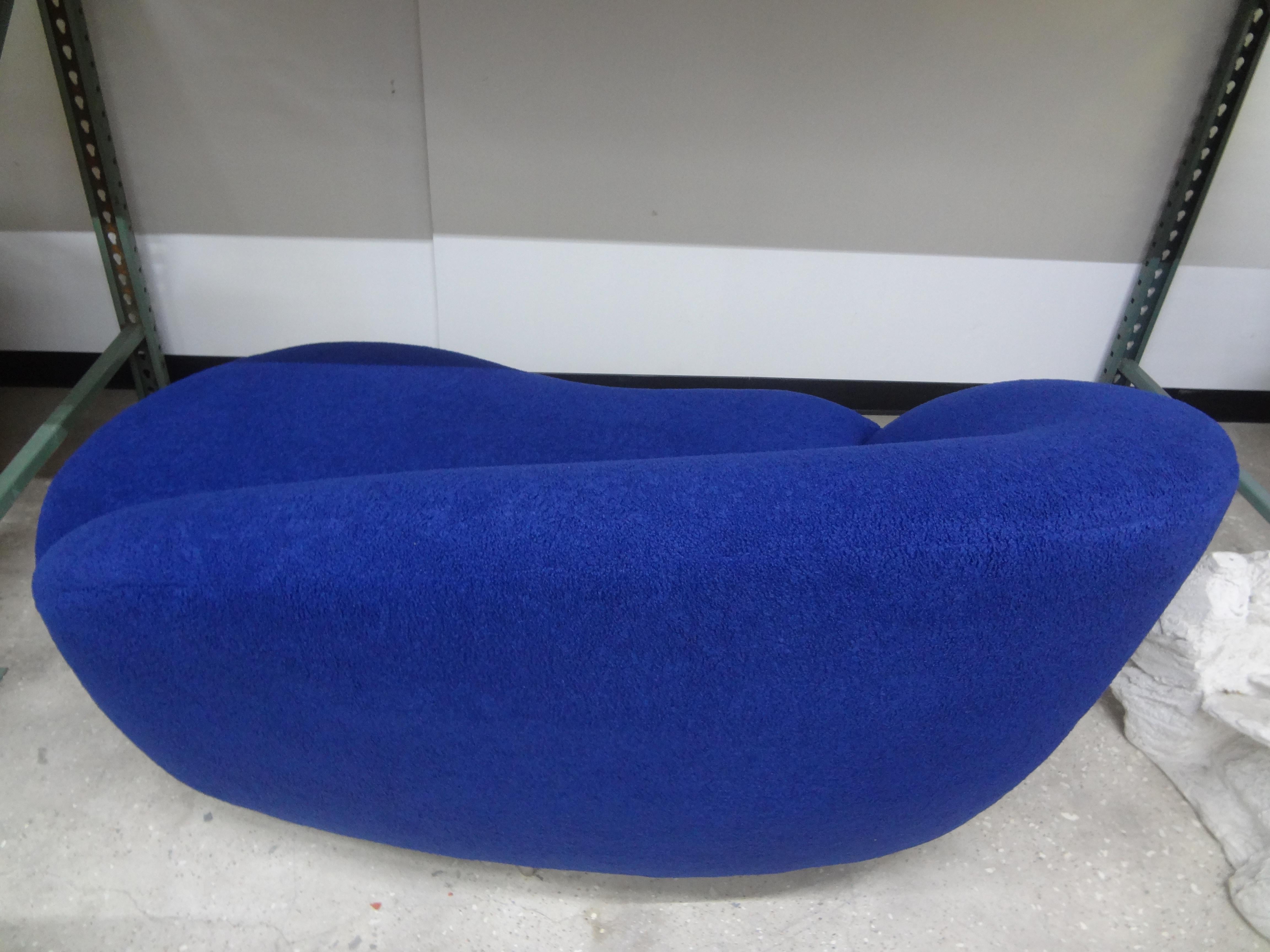 Italian Postmodern Curved Sculptural Loveseat or Sofa For Sale 4