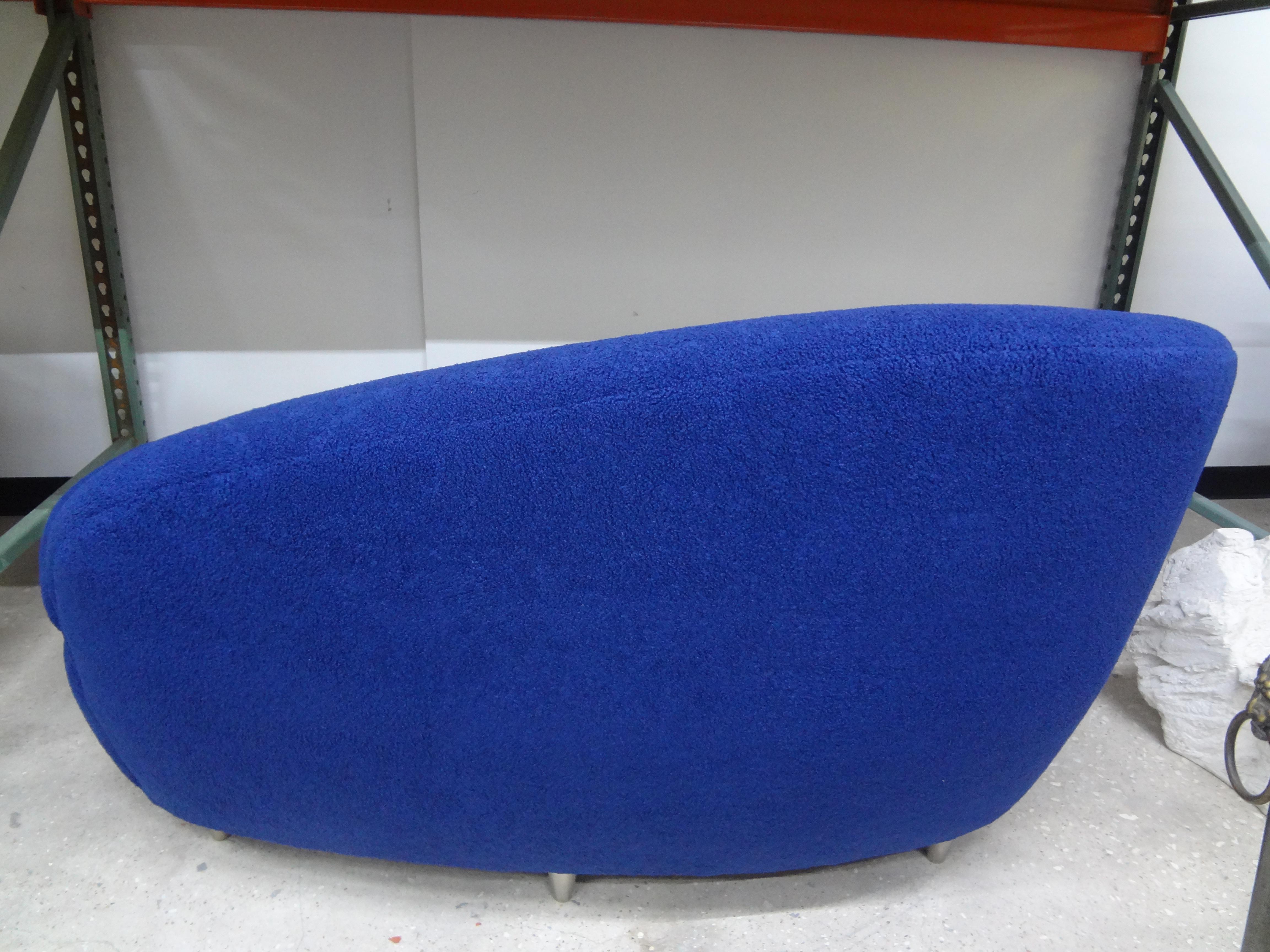 Loveseat o Sofá Escultural Curvo Moderno Italiano en venta 3