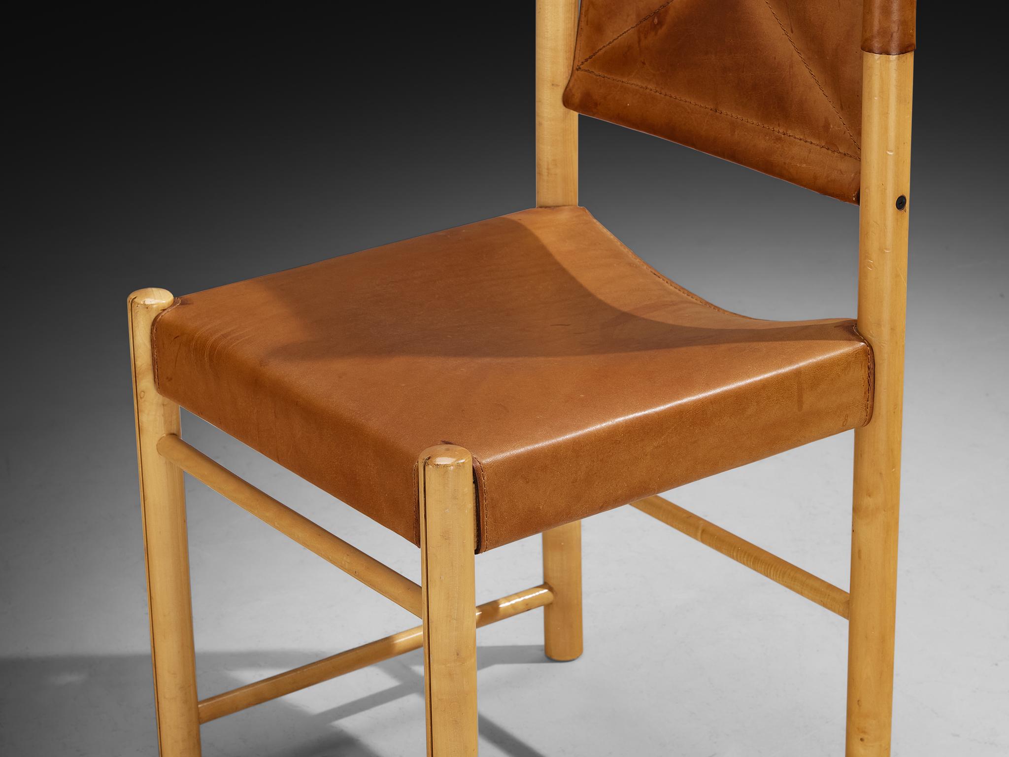 Fin du 20e siècle Chaise de salle à manger italienne postmoderne en cuir cognac en vente