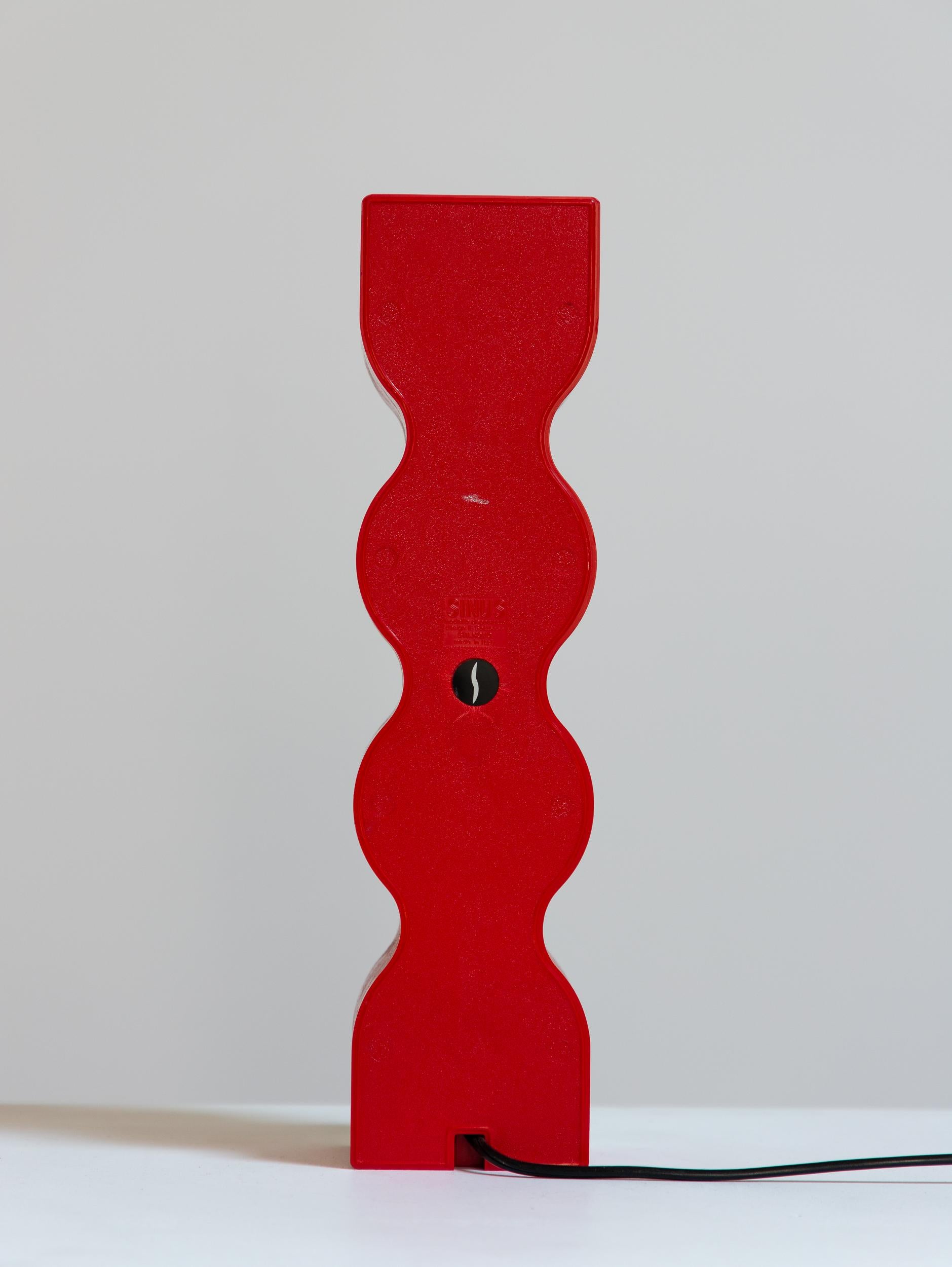 Italienische postmoderne Lampe Sinus, Ettore Sottsass für Stilnovo Sinus, rot im Angebot 1