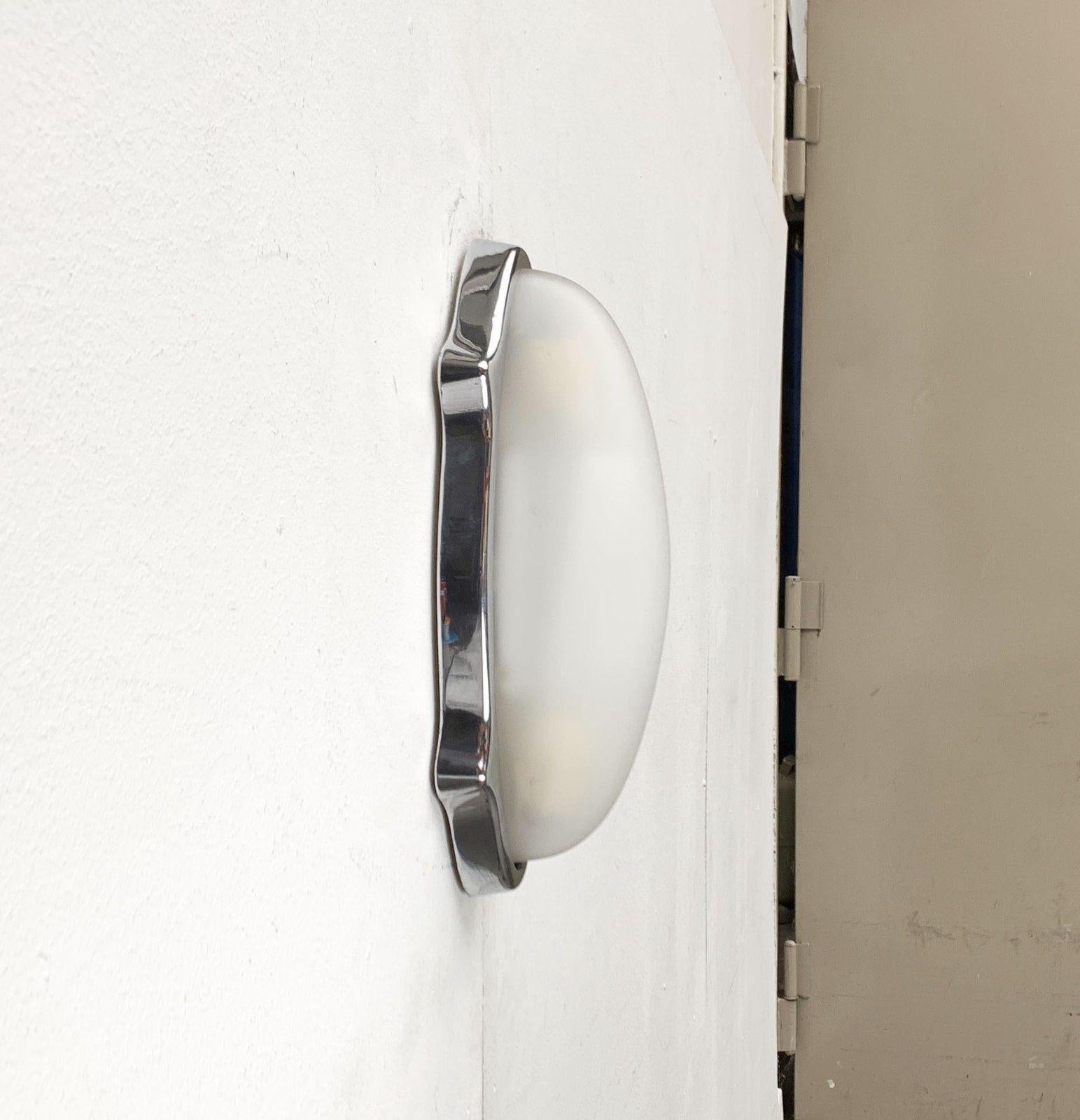 Italian Postmodern Geco 1 Indoor and Outdoor Wall Lamp for Arteluce, 1990s For Sale 1
