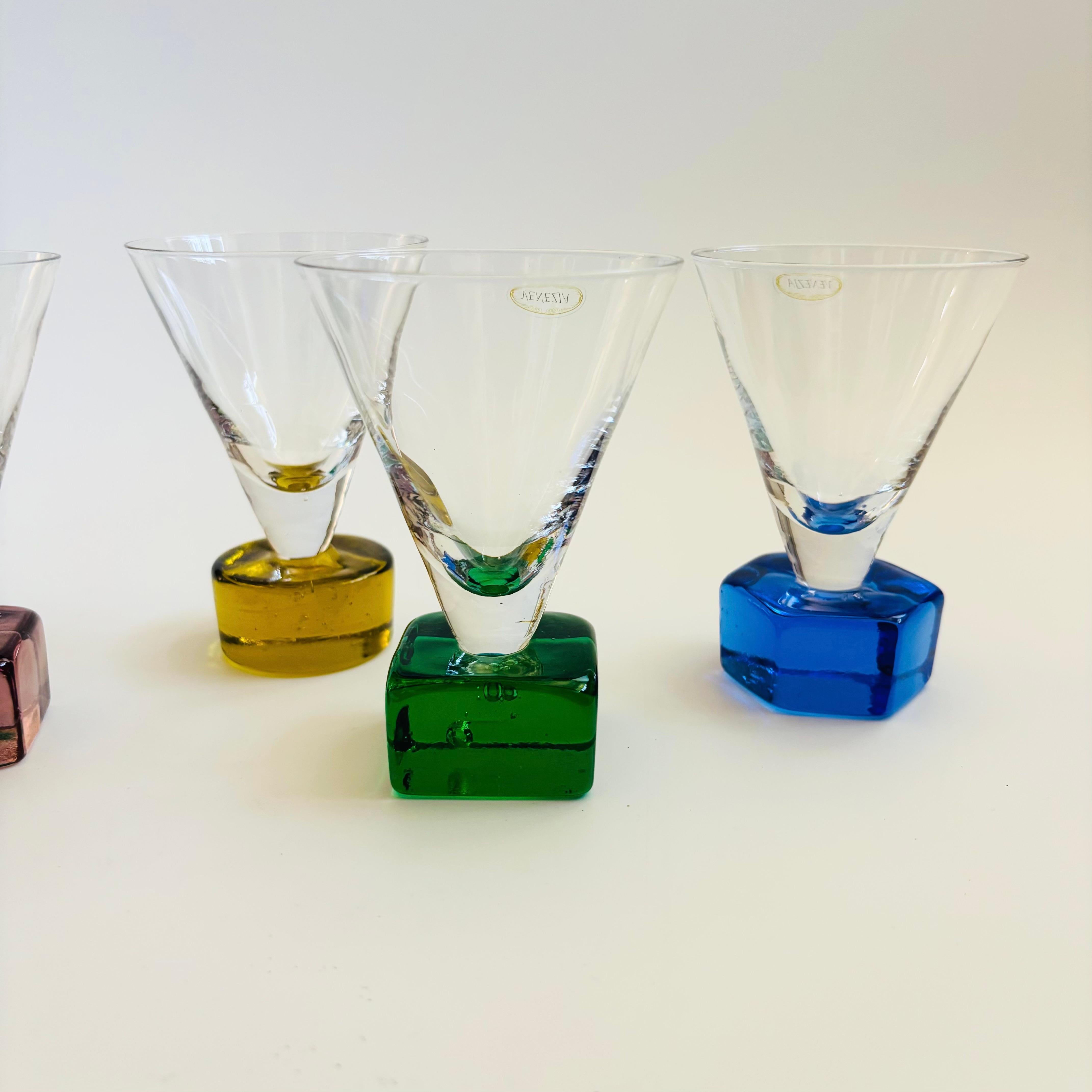 Copas Cordial Geométricas Postmodernas Italianas by Venezia - Set de 7 siglo XX en venta