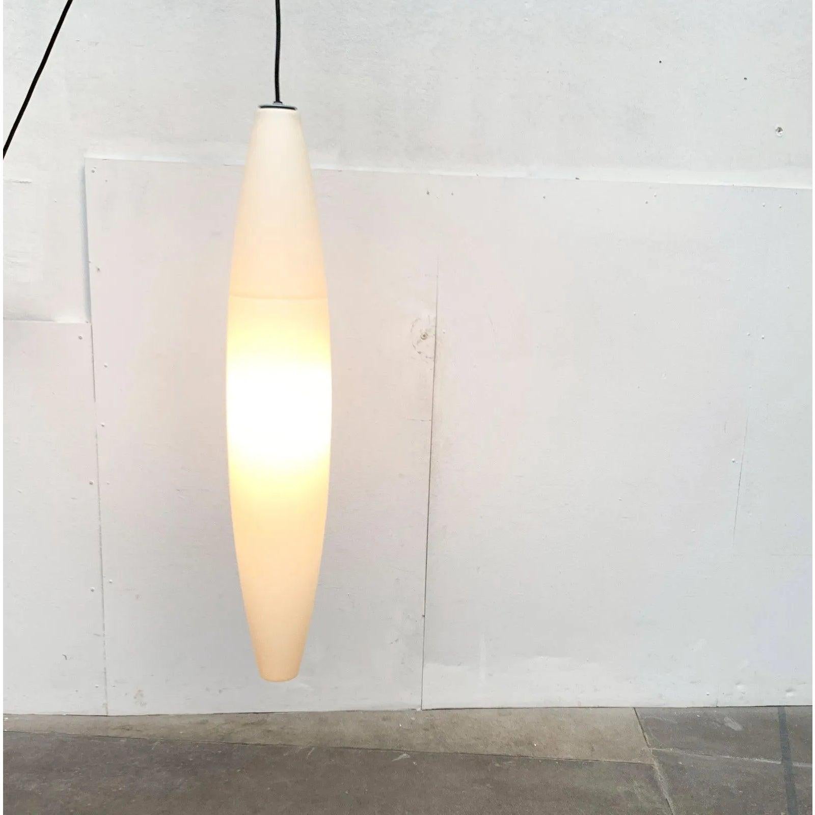 Elegant Havana outdoor pendant lamp from the Italian manufacturer Foscarini based on a design by Jozeph Forakis from the early 90s.

The Havana is now a design classic and is particularly known in the floor lamp version. with its slim, oval curved