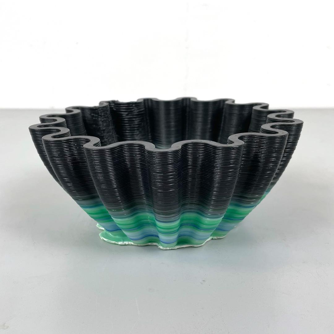 Post-Modern Italian postmodern irregular wavy plastic green black bowl pocket emptier, 2000s
