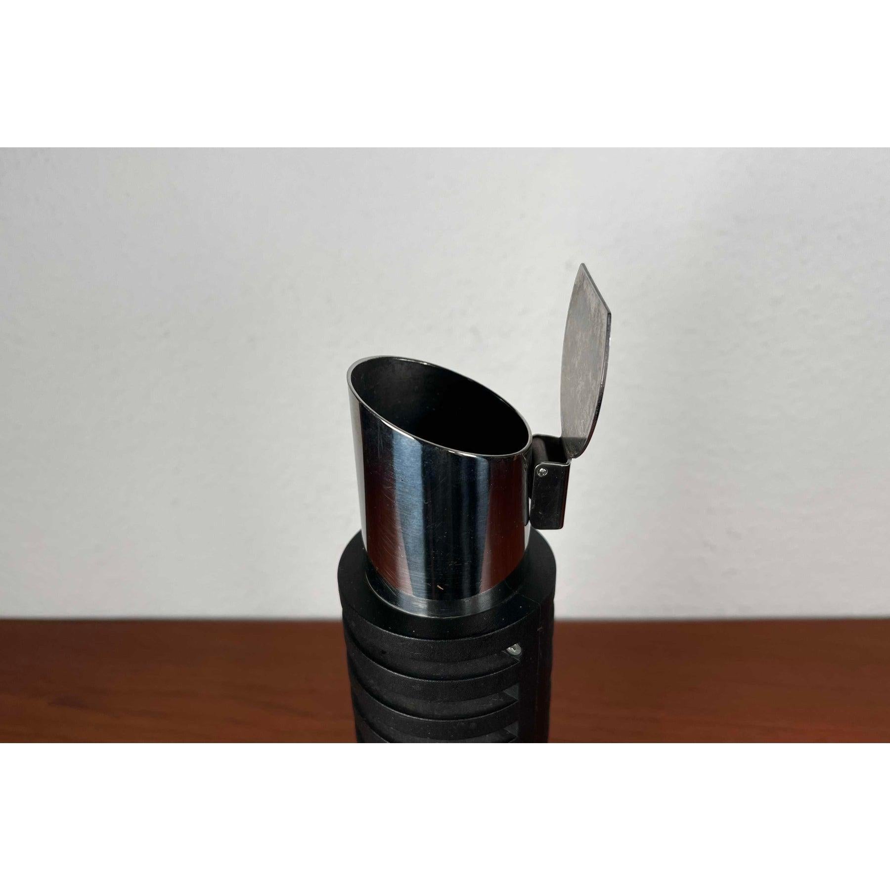 Italian Postmodern Koncord Series Espresso Maker by Walter Capp for Vev Vigano, 1970s, in Very Good conditions. Designed 1970 to 1979 This piece has an attribution mark.

Additional information:
Materials: Plastic
Color: Black
Styles: