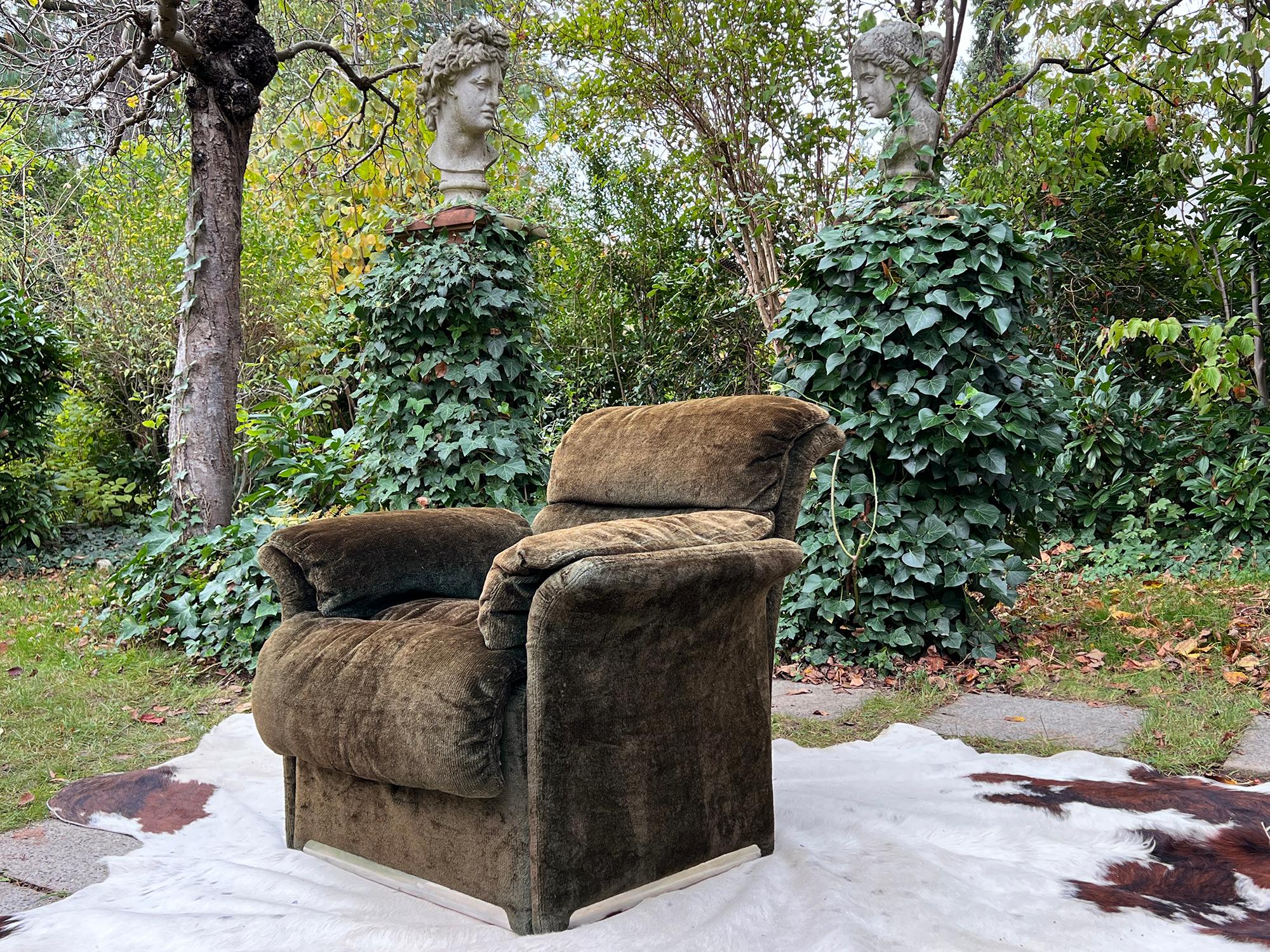 Italian Postmodern Lounge Chair from Saporiti, 1970s For Sale 1