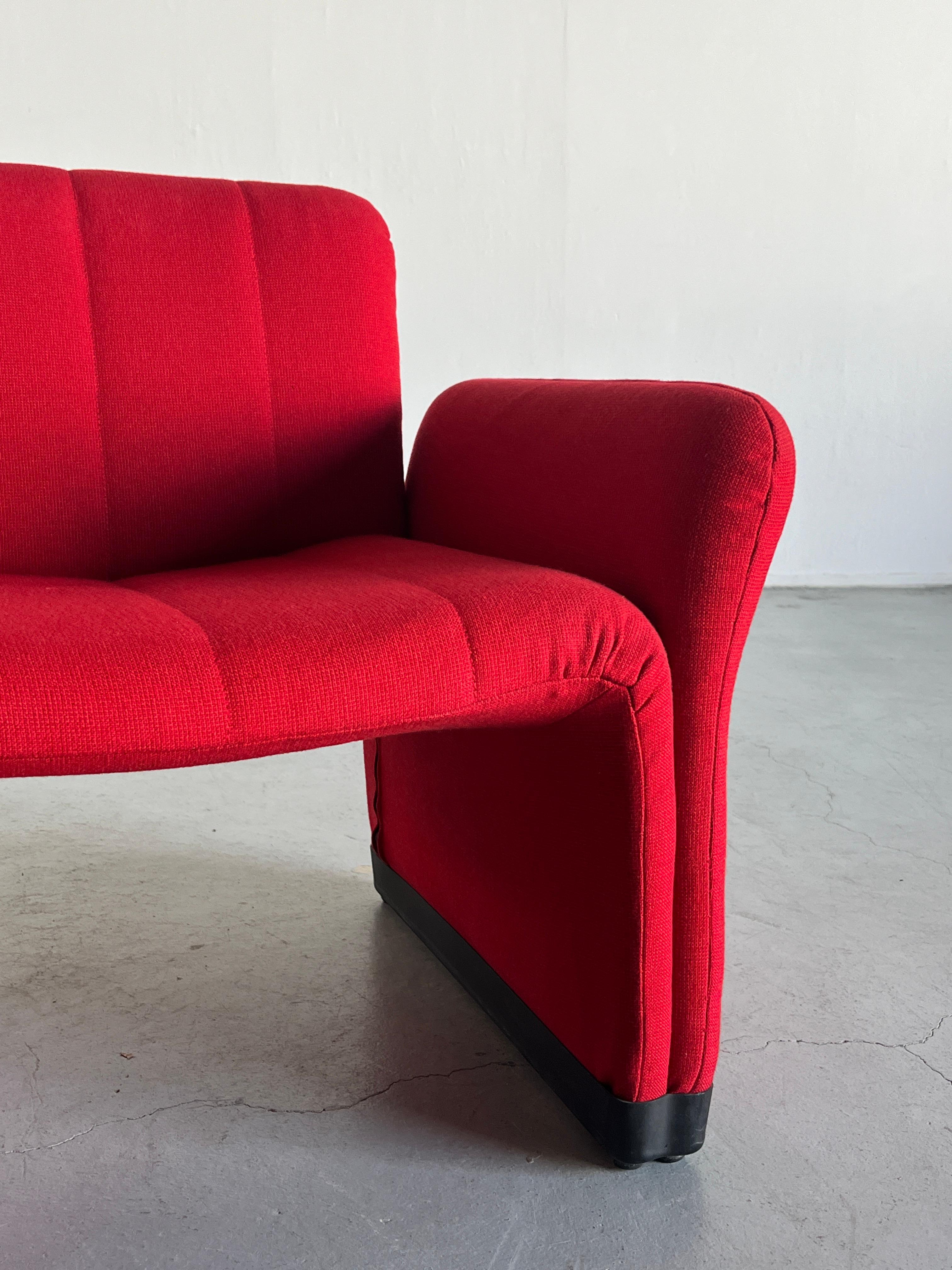Siège d'amour italien postmoderne dans le style de Giancarlo Piretti, 1970 en vente 4