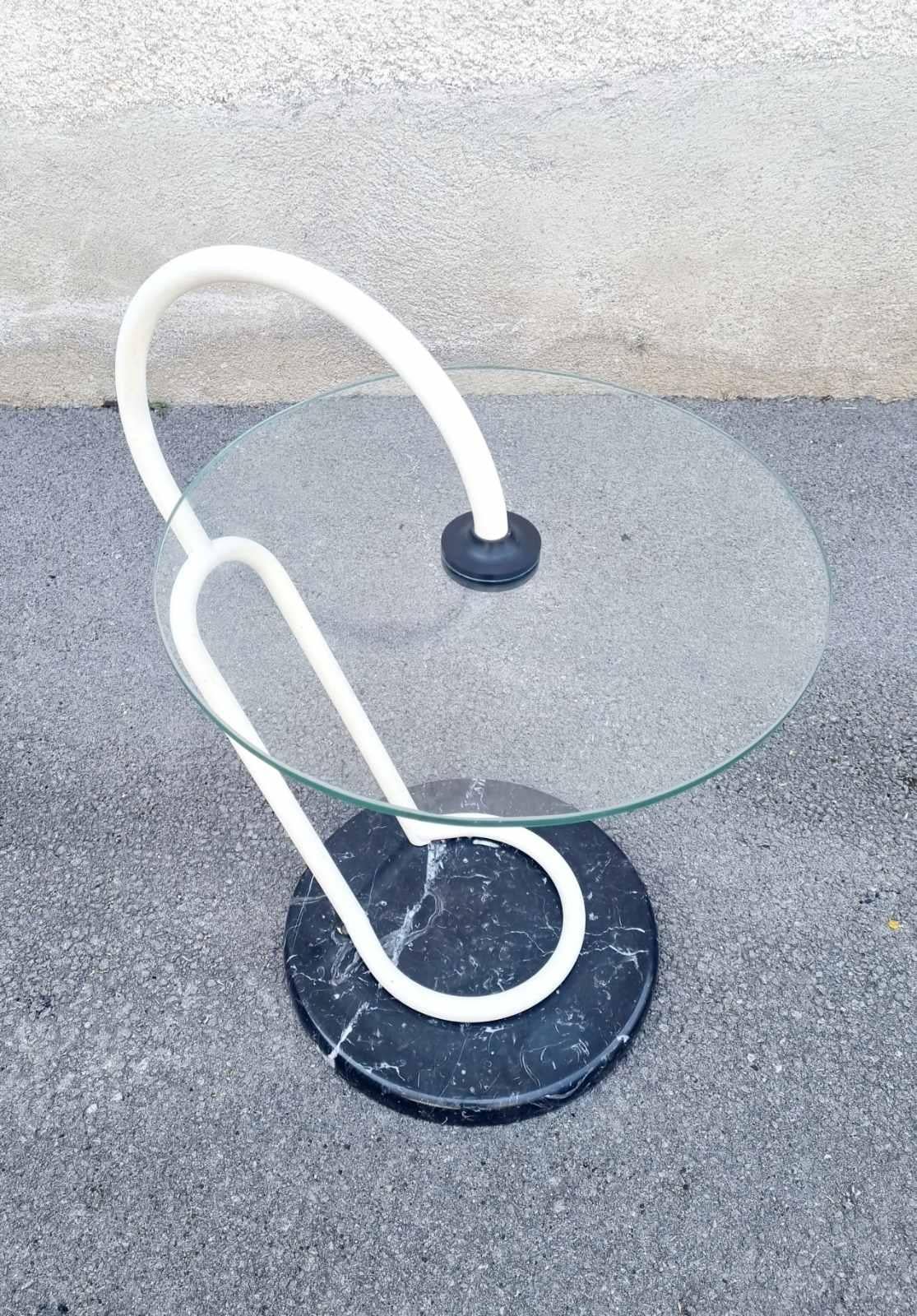 Table d'appoint postmoderne italienne en marbre et verre par Cattelan, Italie années 80 Bon état - En vente à Lucija, SI