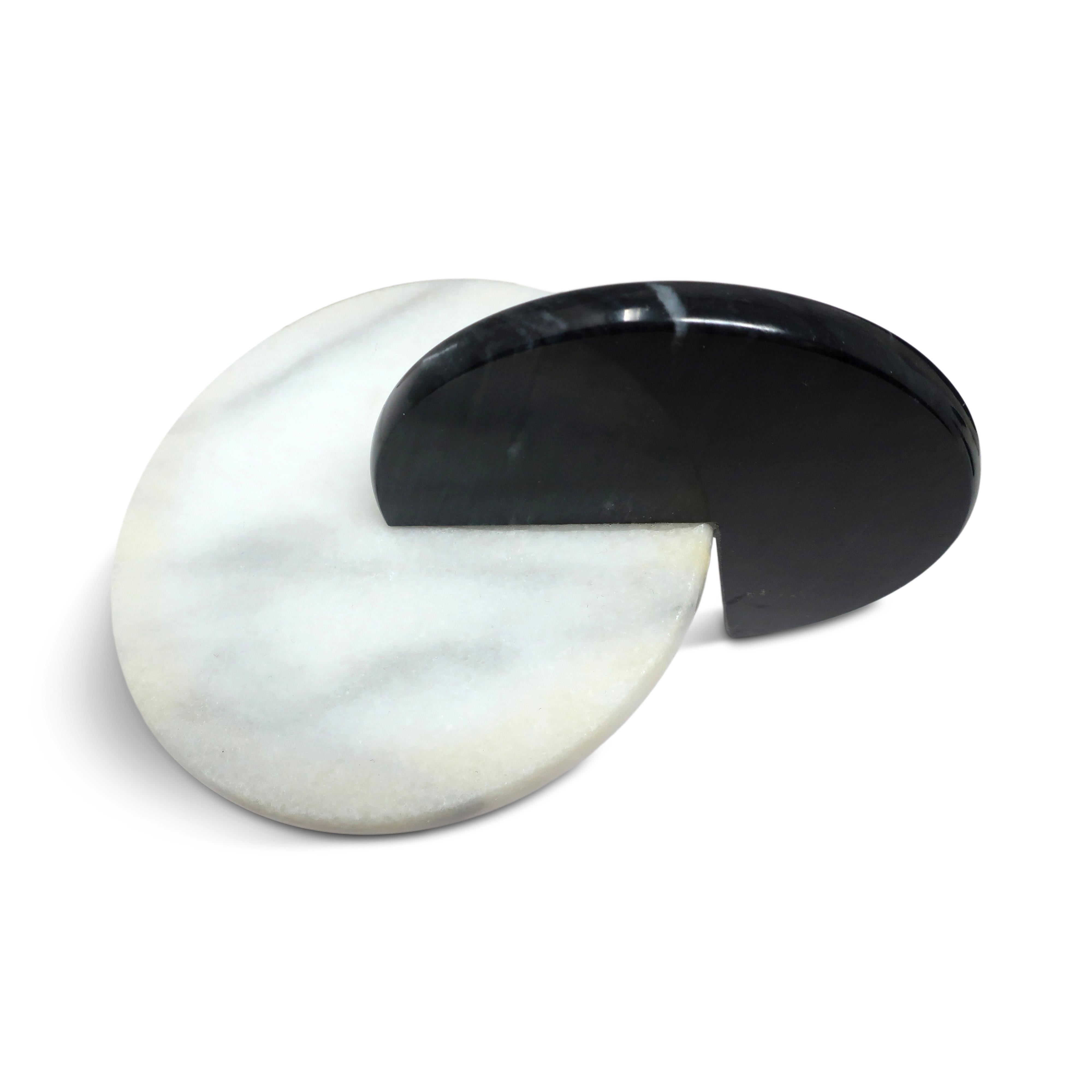 Barattoli con coperchio in marmo postmoderno italiano - Set di quattro in vendita 2