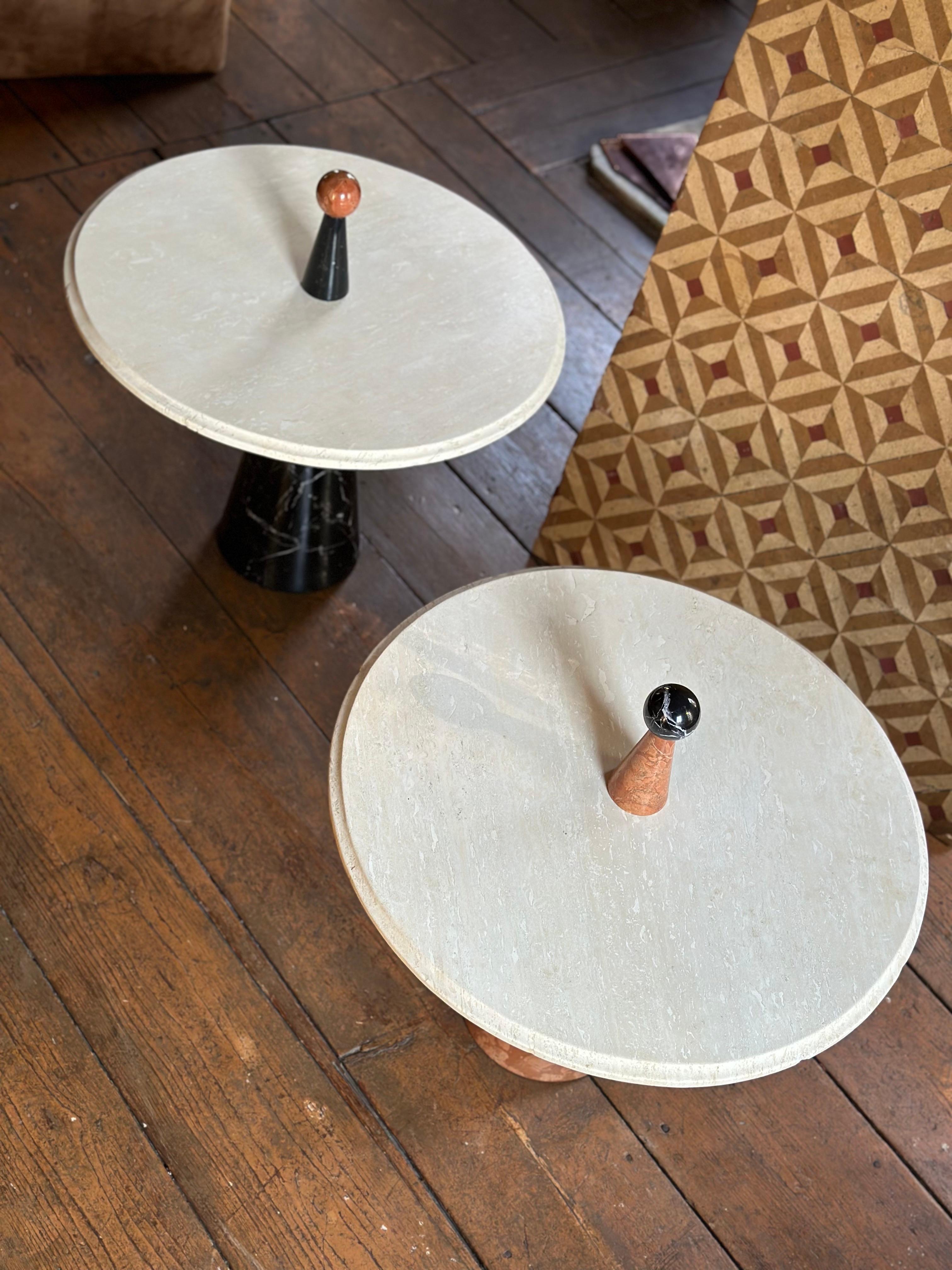Italienische postmoderne Beistelltische aus Marmor im Zustand „Gut“ im Angebot in Hudson, NY