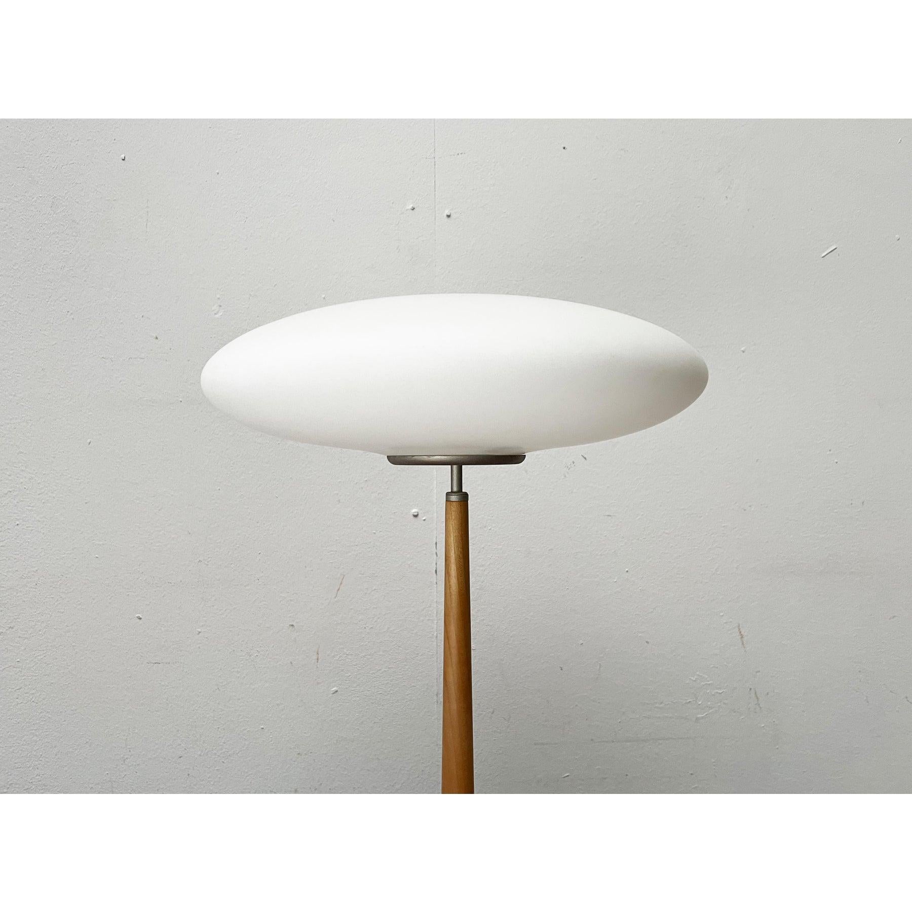 Lampada da tavolo postmoderna italiana Model Pao T2 di Matteo Thun per Arteluce, anni '90 in vendita 4