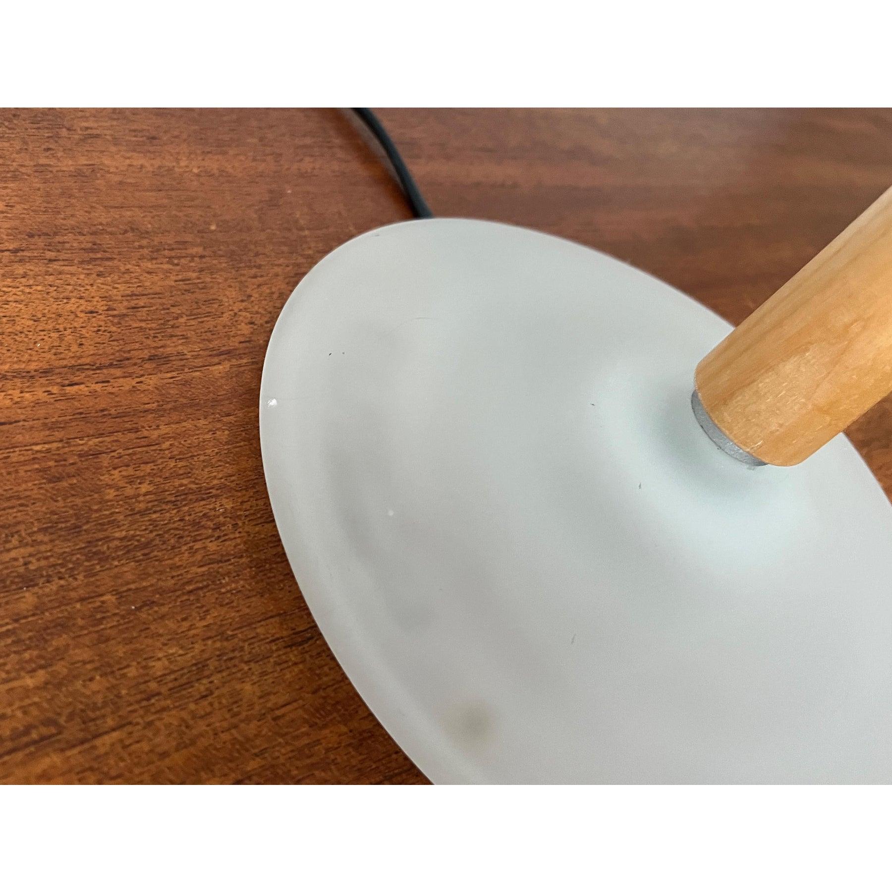 Lampada da tavolo postmoderna italiana Model Pao T2 di Matteo Thun per Arteluce, anni '90 in vendita 5