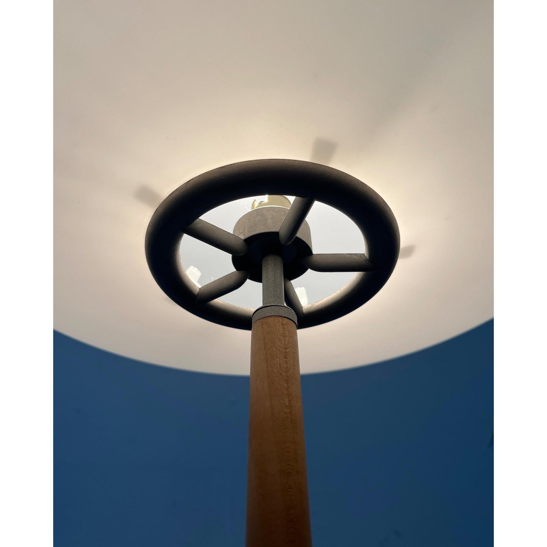 Lampada da tavolo postmoderna italiana Model Pao T2 di Matteo Thun per Arteluce, anni '90 In condizioni buone in vendita a Hamburg, DE