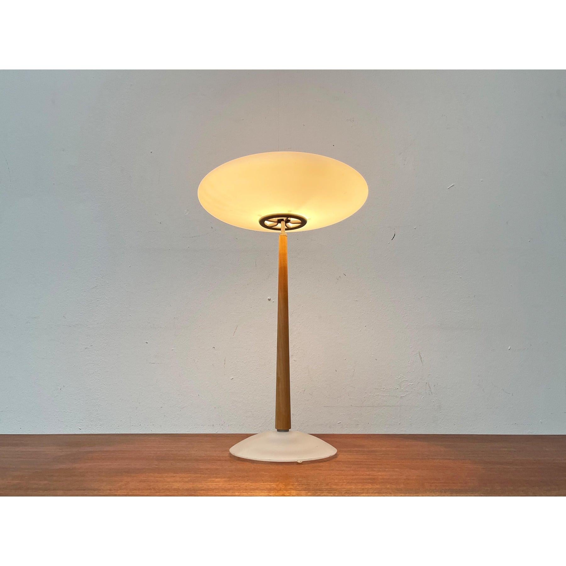 Lampada da tavolo postmoderna italiana Model Pao T2 di Matteo Thun per Arteluce, anni '90 in vendita 1