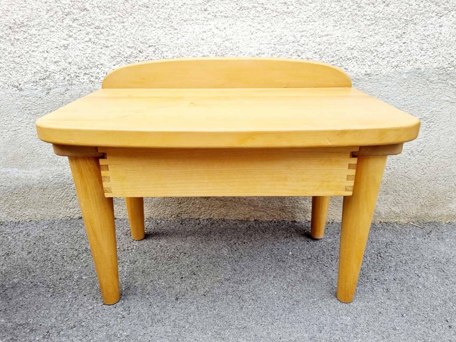 Italian Postmodern Nightstands or Side Tables, 80s Pair For Sale 1