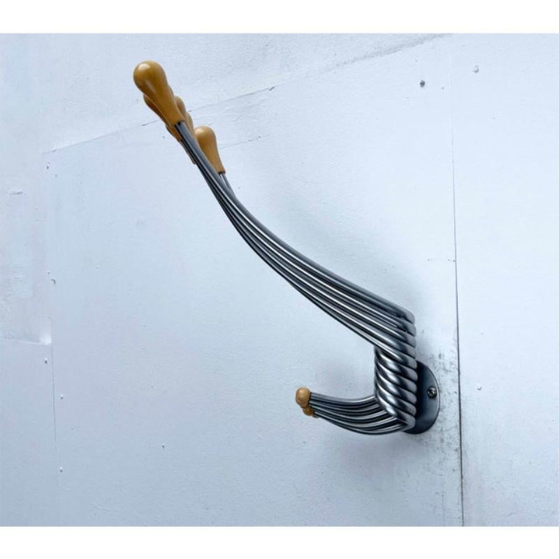 Perchero de pared italiano postmoderno Octopus de J. De Pas para Zanotta, años 90 en venta 4