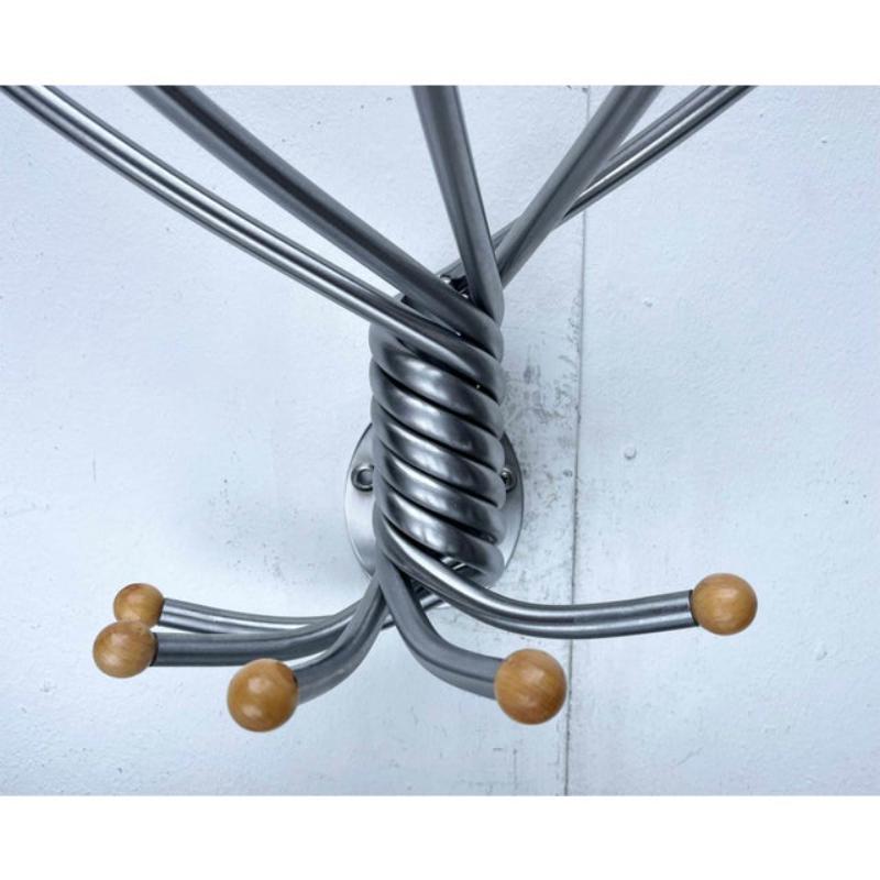 Perchero de pared italiano postmoderno Octopus de J. De Pas para Zanotta, años 90 en venta 1