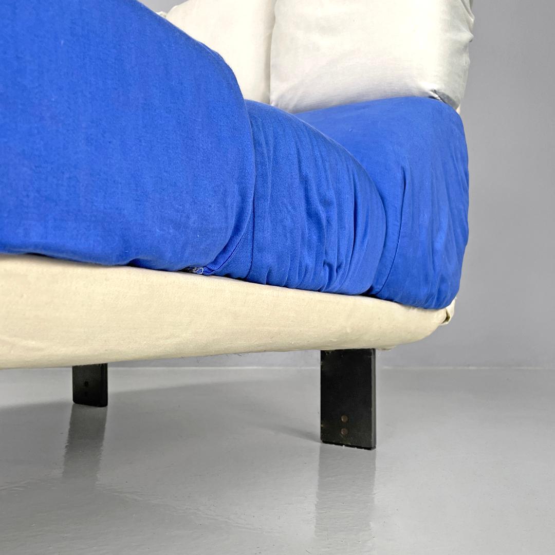 Italian postmodern padded blue and white cubes chaise longue by Arflex, 1990s For Sale 12