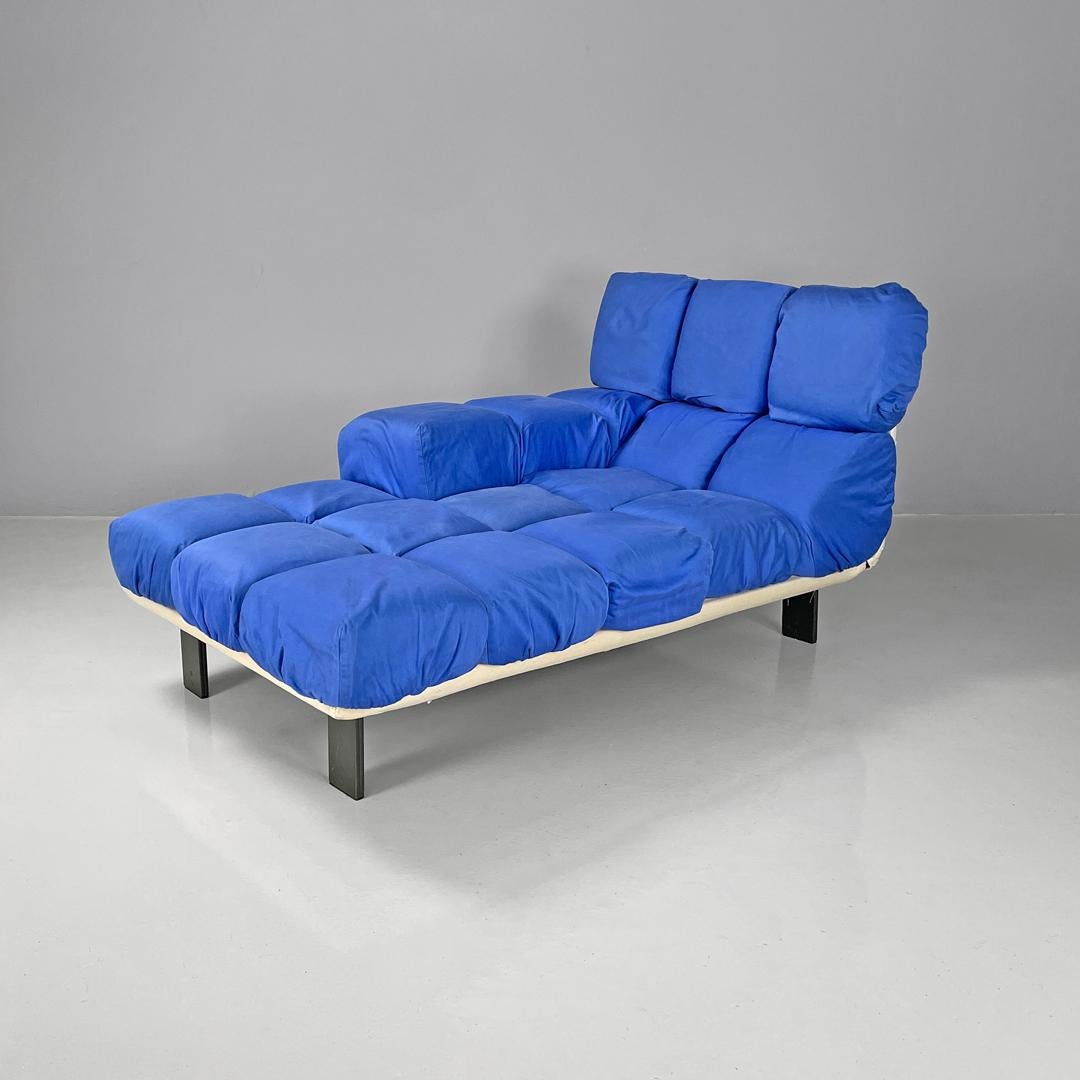 Post-Modern Italian postmodern padded blue and white cubes chaise longue by Arflex, 1990s For Sale