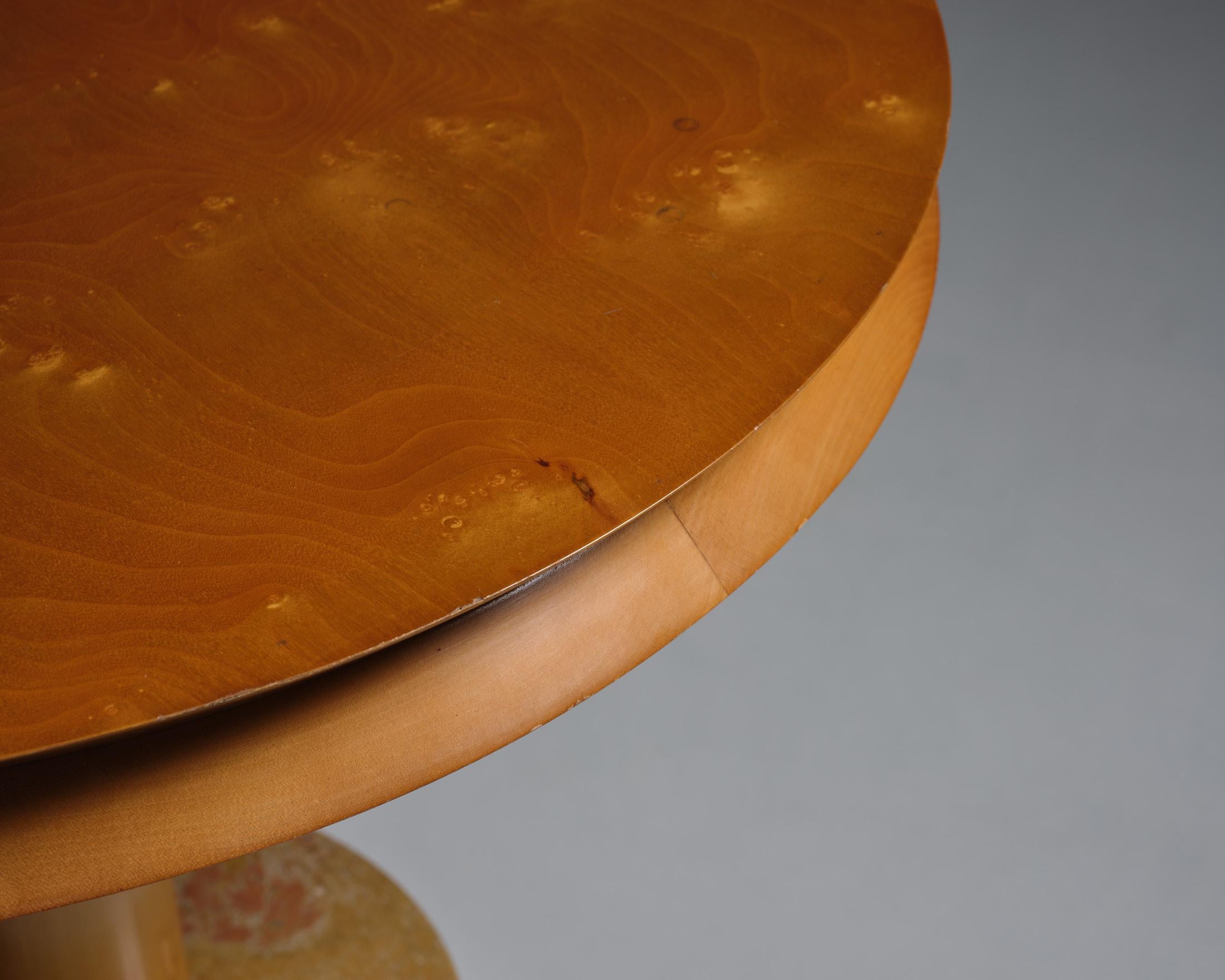 Fin du 20e siècle Table à piédestal postmoderne italienne en vente