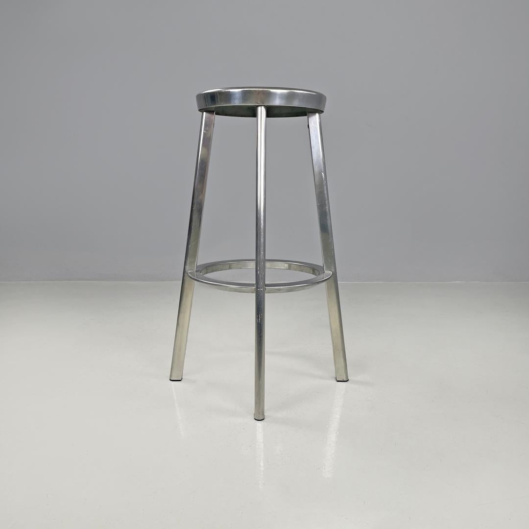 Italian postmodern round aluminum stools by Naoto Fukasawa for Magis, 2000s In Fair Condition For Sale In MIlano, IT