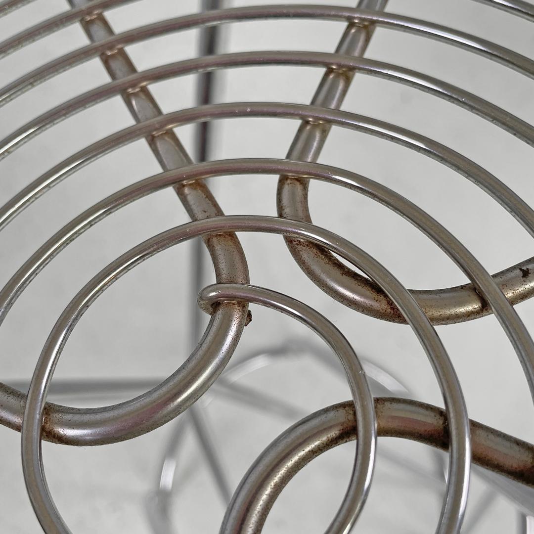 Italienischer postmoderner Hocker mit verchromtem Metallgestell und Fußstütze, 2000er Jahre im Angebot 7