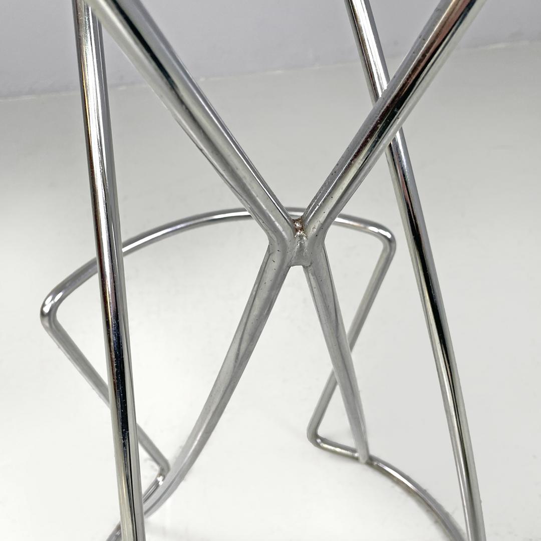 Italienischer postmoderner Hocker mit verchromtem Metallgestell und Fußstütze, 2000er Jahre im Angebot 11