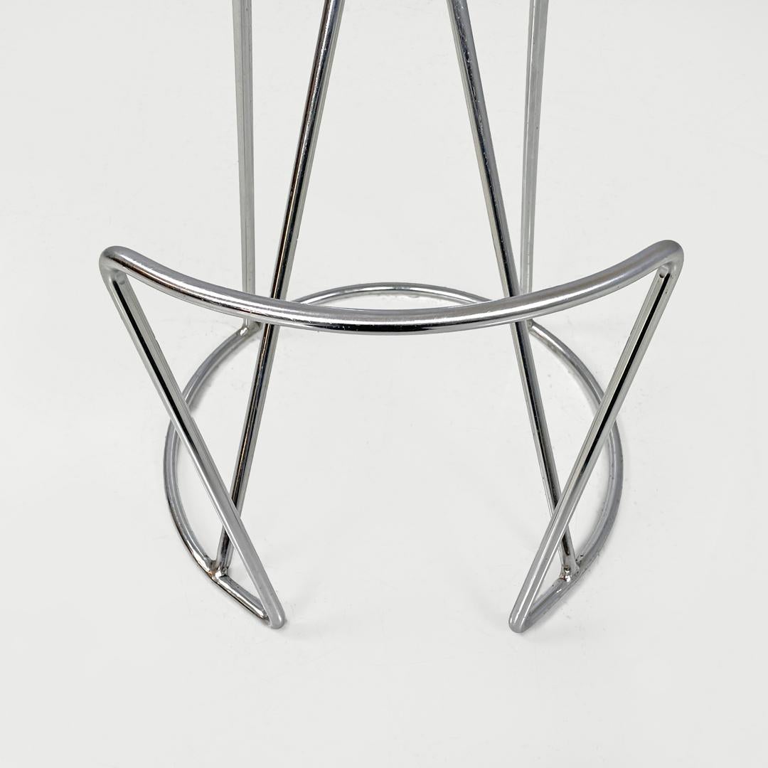 Italienischer postmoderner Hocker mit verchromtem Metallgestell und Fußstütze, 2000er Jahre im Angebot 13