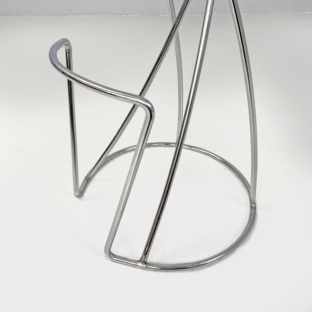 Italienischer postmoderner Hocker mit verchromtem Metallgestell und Fußstütze, 2000er Jahre im Angebot 14