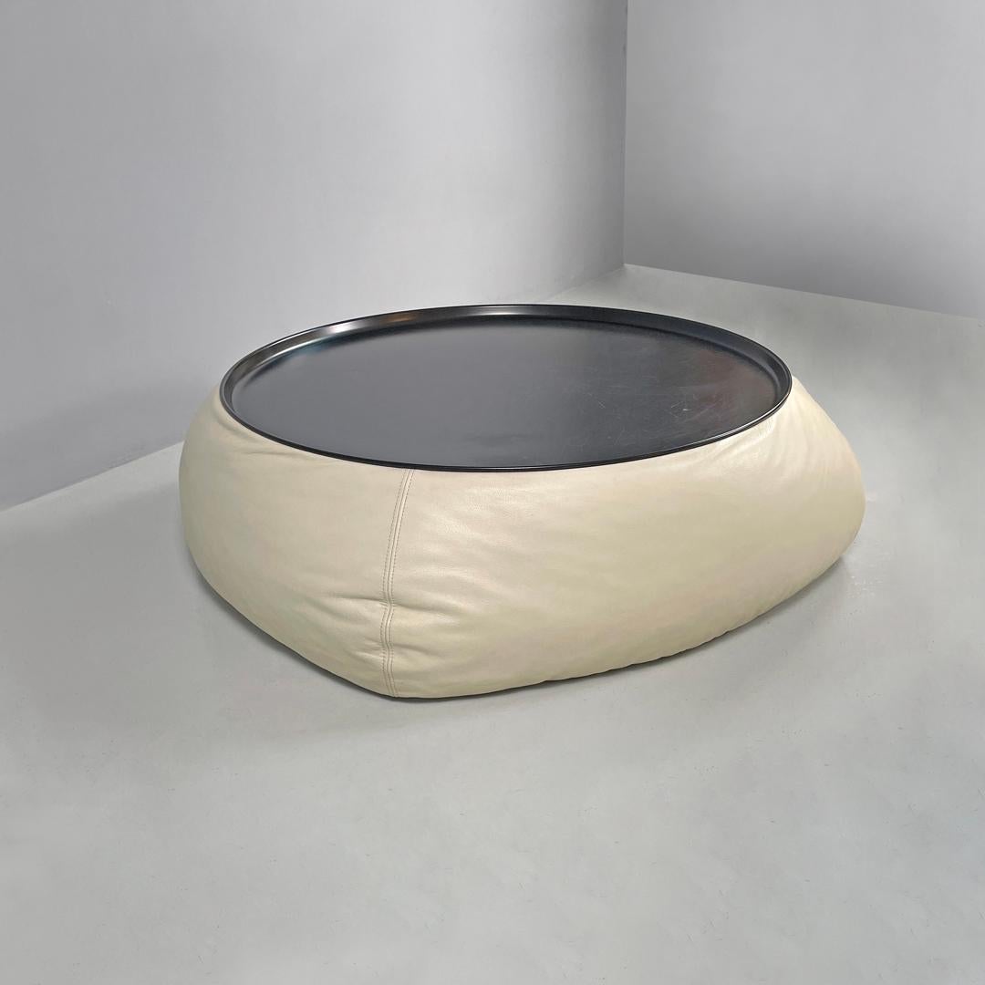 Italian postmodern round coffee table Lady-Fat by Patricia Urquiola for B&B 2002 In Good Condition For Sale In MIlano, IT
