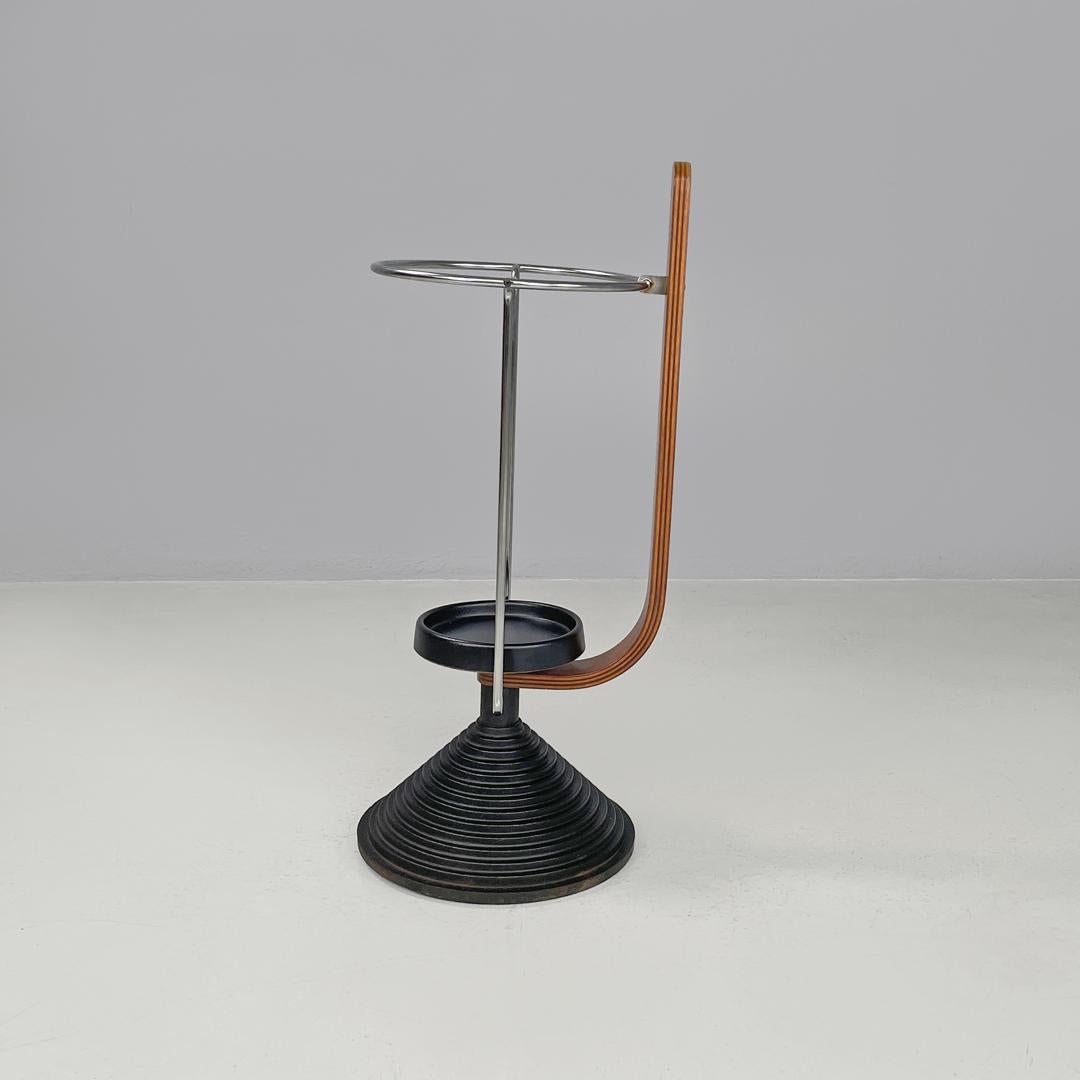 Italian postmodern round umbrella stand by Origlia in wood and cast iron, 1980s In Good Condition For Sale In MIlano, IT