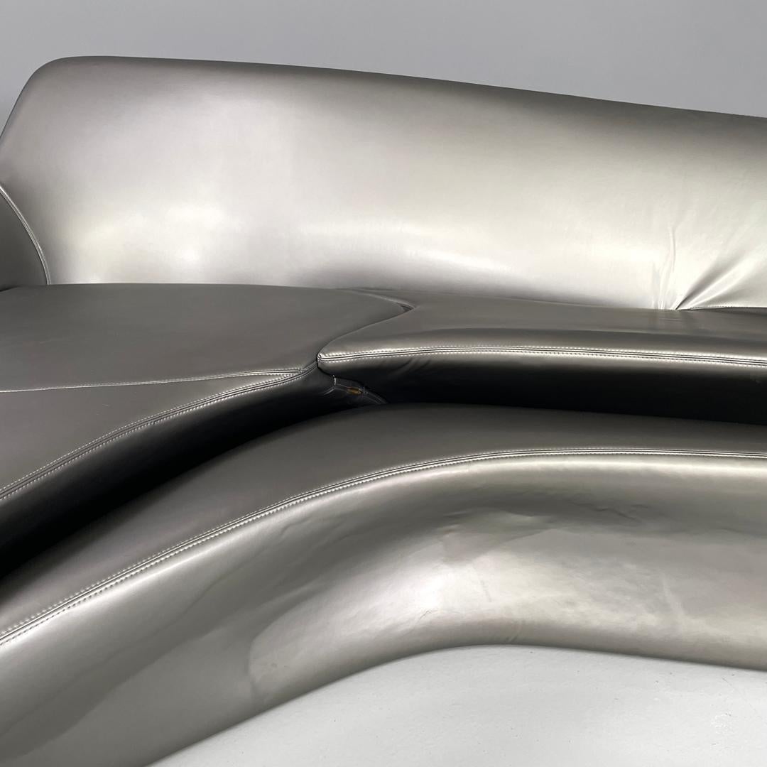 Italian postmodern silver sofa and pouf Moon System by Zaha Hadid for B&B, 2007 For Sale 6