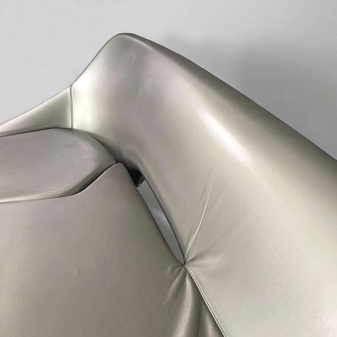 Italian postmodern silver sofa and pouf Moon System by Zaha Hadid for B&B, 2007 For Sale 7