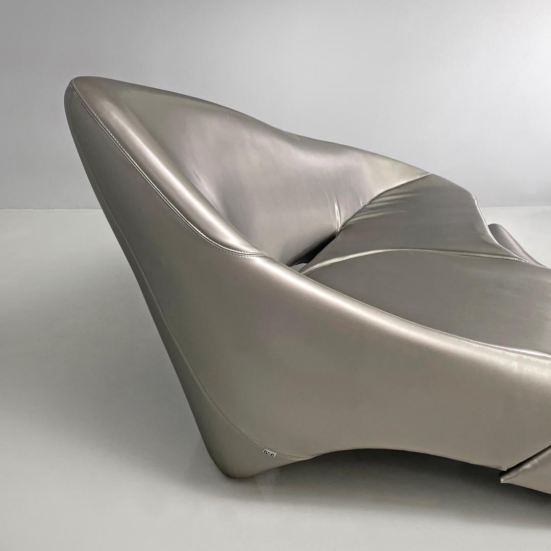 Italian postmodern silver sofa and pouf Moon System by Zaha Hadid for B&B, 2007 For Sale 12