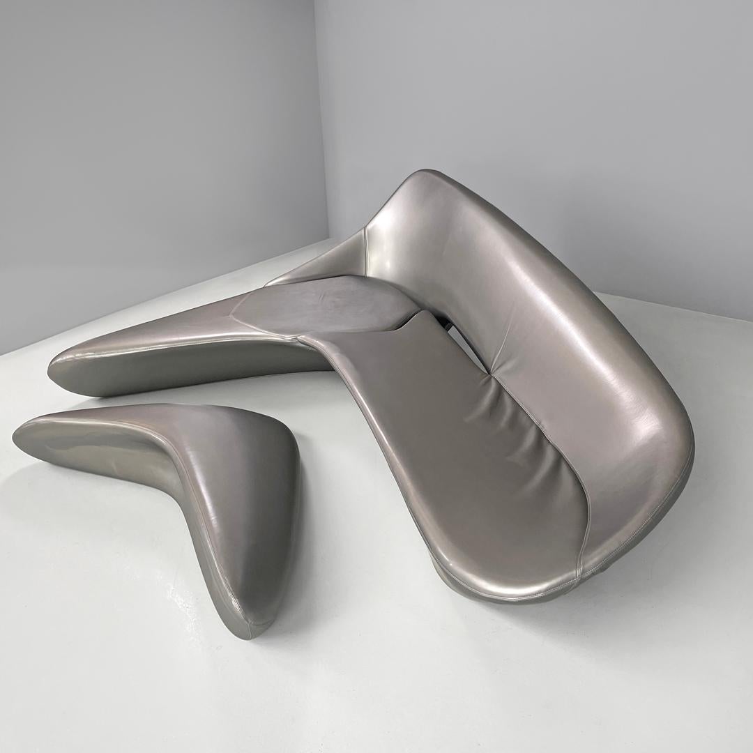 Italian postmodern silver sofa and pouf Moon System by Zaha Hadid for B&B, 2007 For Sale 1