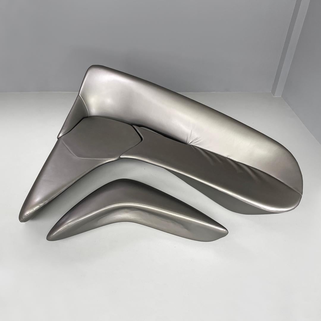 Italian postmodern silver sofa and pouf Moon System by Zaha Hadid for B&B, 2007 For Sale 2