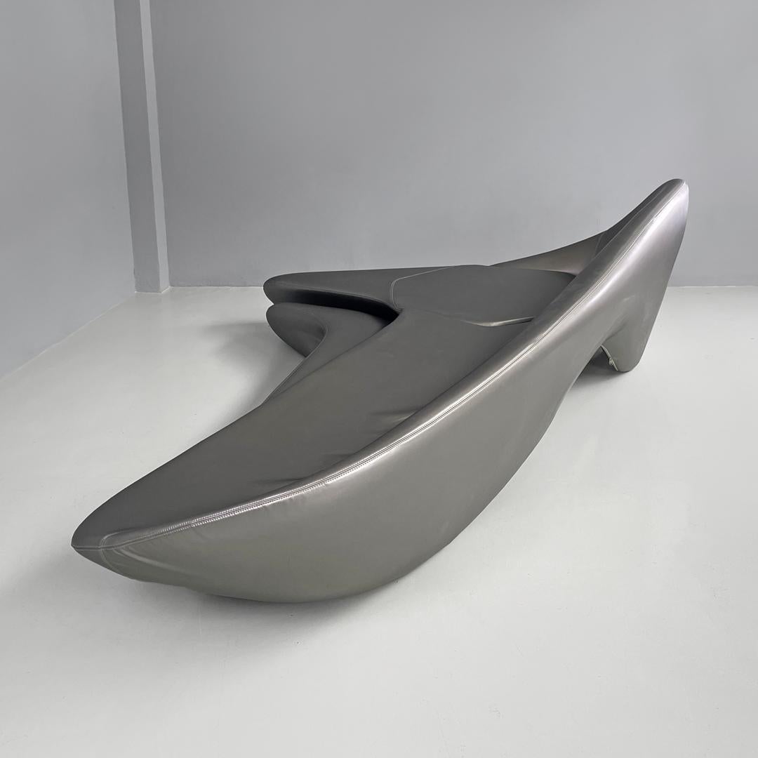 Italian postmodern silver sofa and pouf Moon System by Zaha Hadid for B&B, 2007 For Sale 3