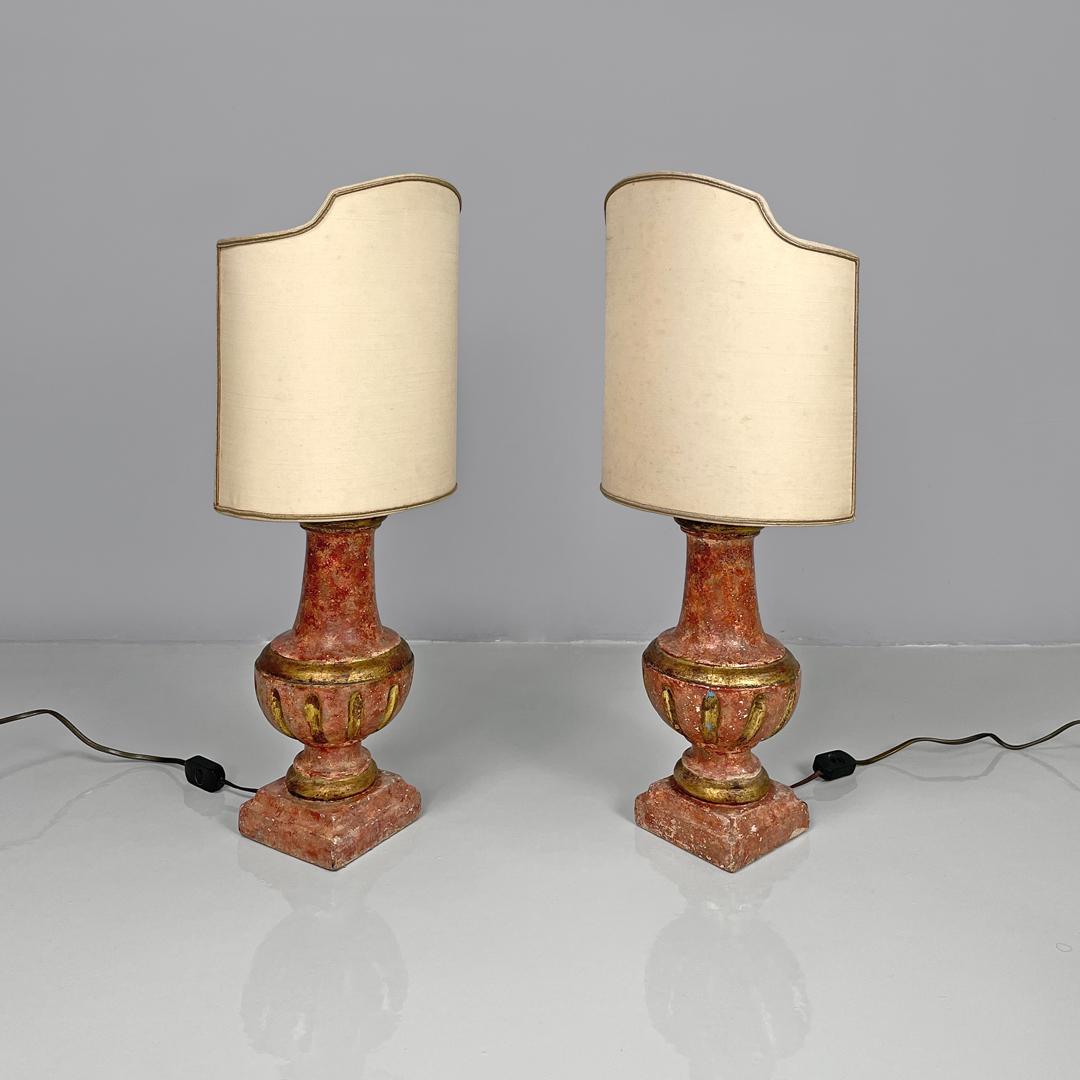 Lampes de table postmodernes italiennes en bois rouge et doré avec abat-jour en tissu, années 1980 État moyen - En vente à MIlano, IT