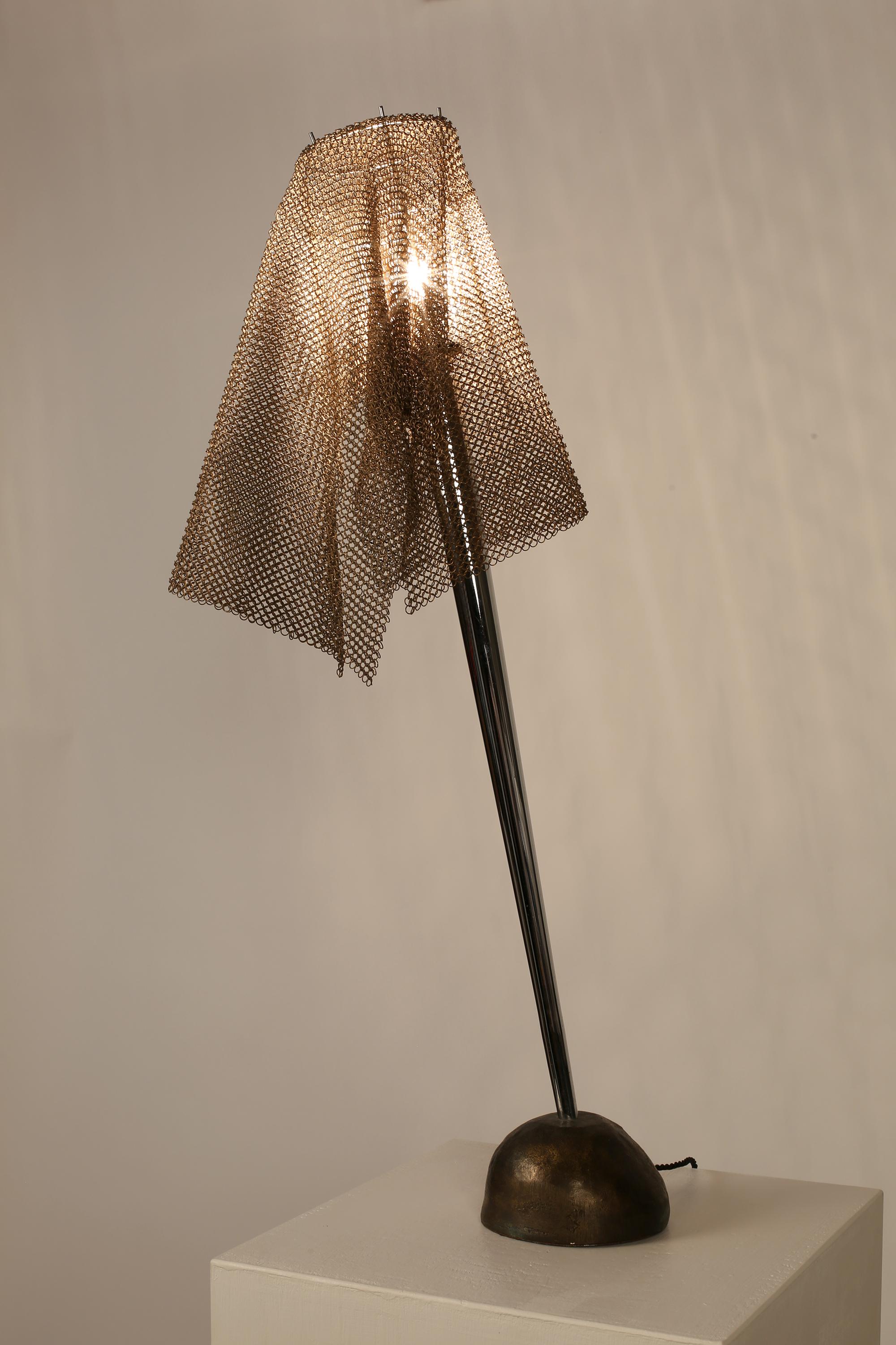 Italienische postmoderne Toni Cordero 'Ecate' Kettenhemdlampe für Artemide im Zustand „Gut“ im Angebot in London, GB