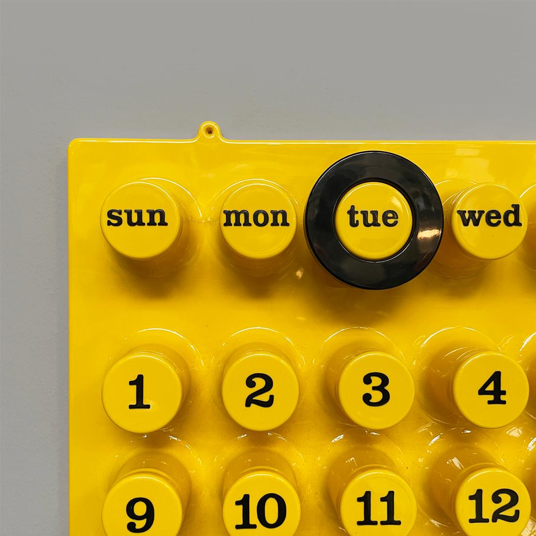 Italienischer postmoderner Wandkalender „Perpetual Calendar“ von Della Beffa für Ring a Date, 2000er Jahre (Kunststoff) im Angebot