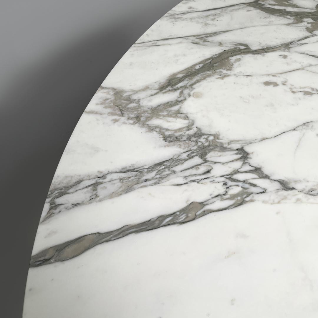 Italian postmodern white marble dining table Tulip Eero Saarinen for Knoll, 2015 For Sale 5
