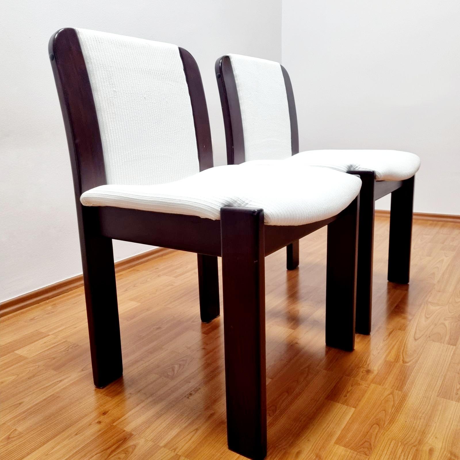 Chaises de salle à manger italiennes postmodernes en bois et velours, Italie, années 80, lot de 4 en vente 2