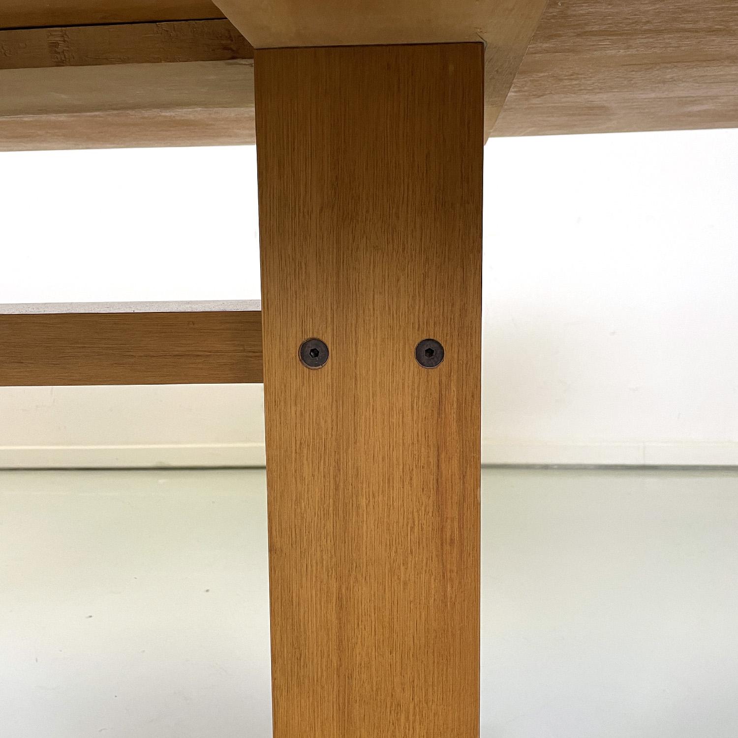 Table de salle à manger italienne postmoderne en bois avec pieds semi-circulaires, 1980 en vente 3
