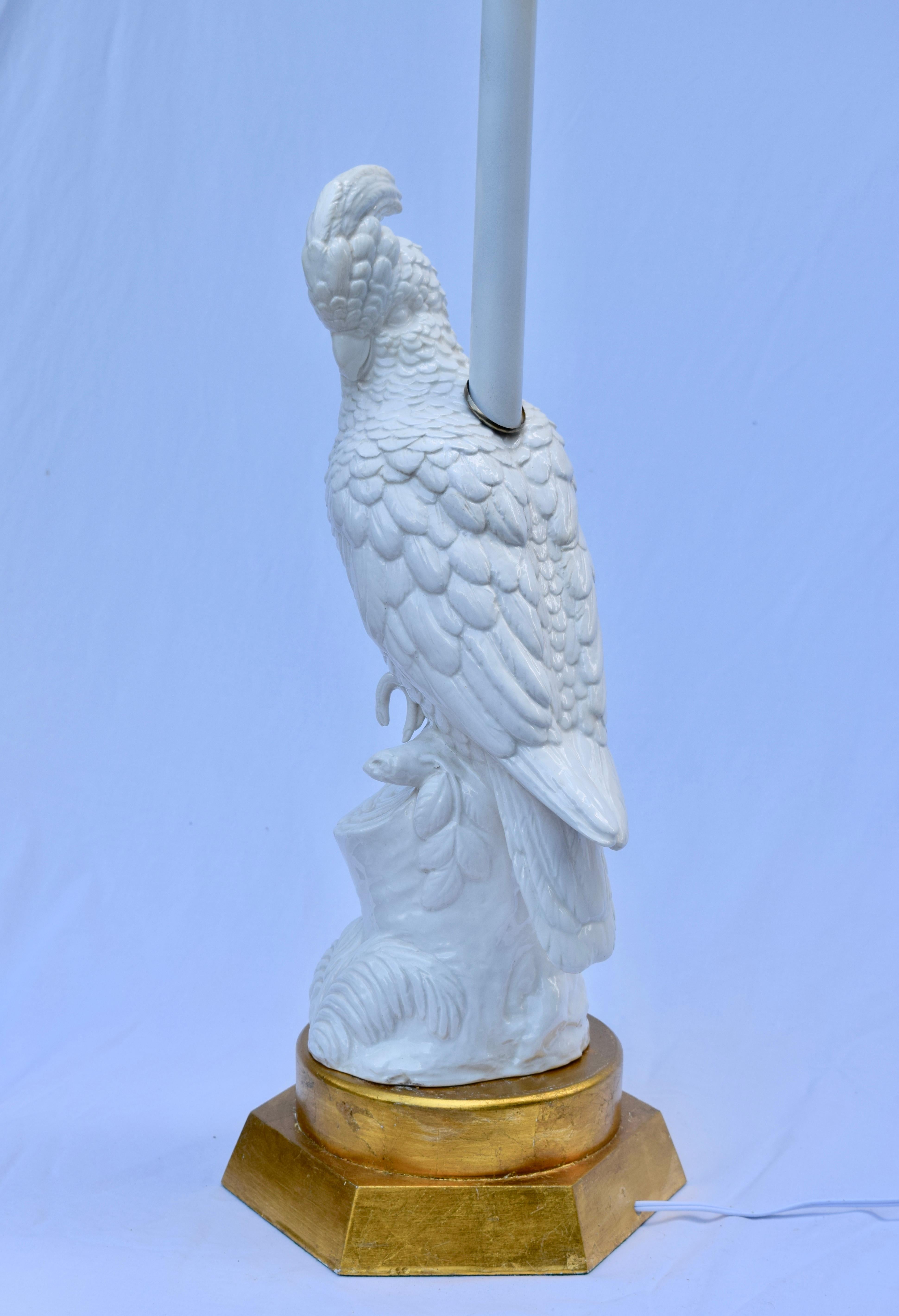 Italian Pottery Cockatoo Table Lamp In Excellent Condition In Southampton, NJ