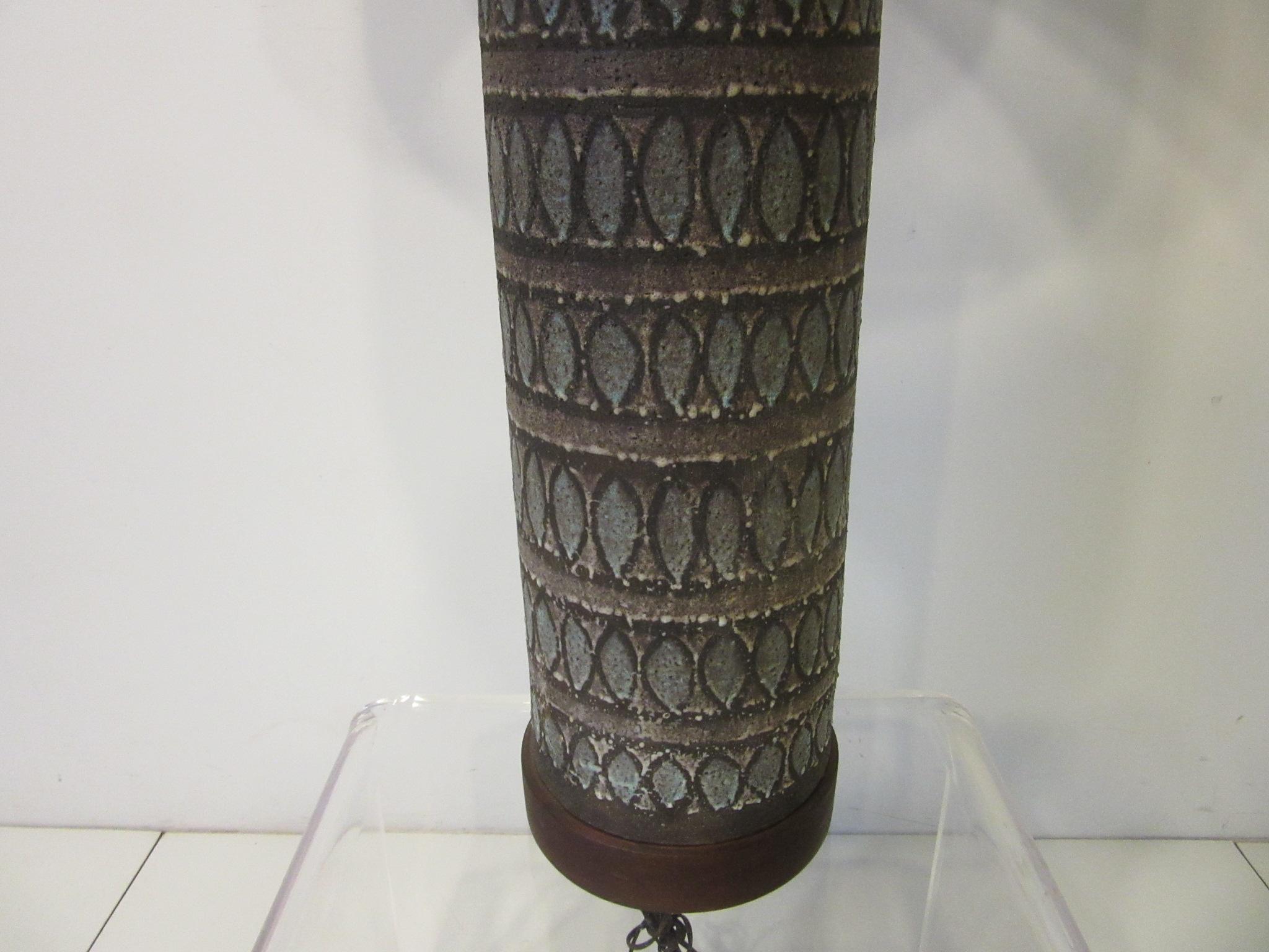 Italian Pottery Lamp in the Style of Fantoni In Good Condition In Cincinnati, OH
