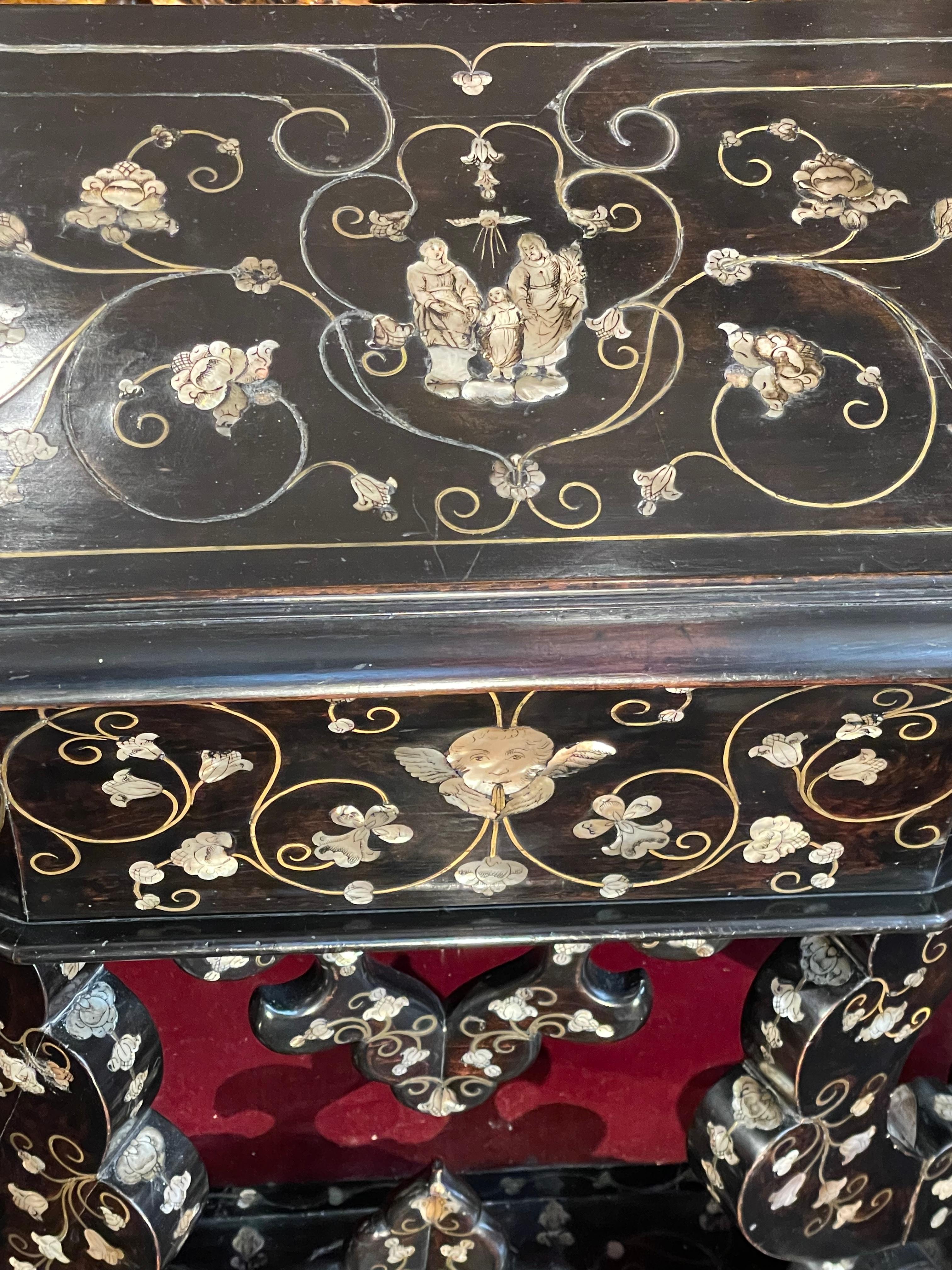 18th Century and Earlier Italian Prie-Dieu Inlaid with Mother-of-pearl