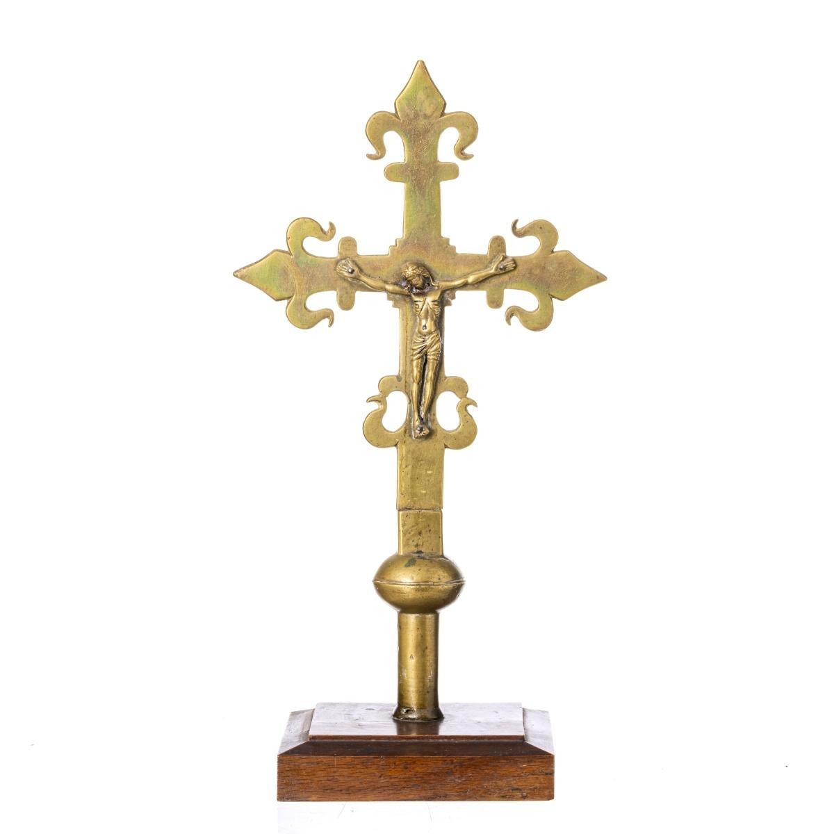 Hand-Crafted ITALIAN PROCESSIONAL CROSS 17th Century For Sale