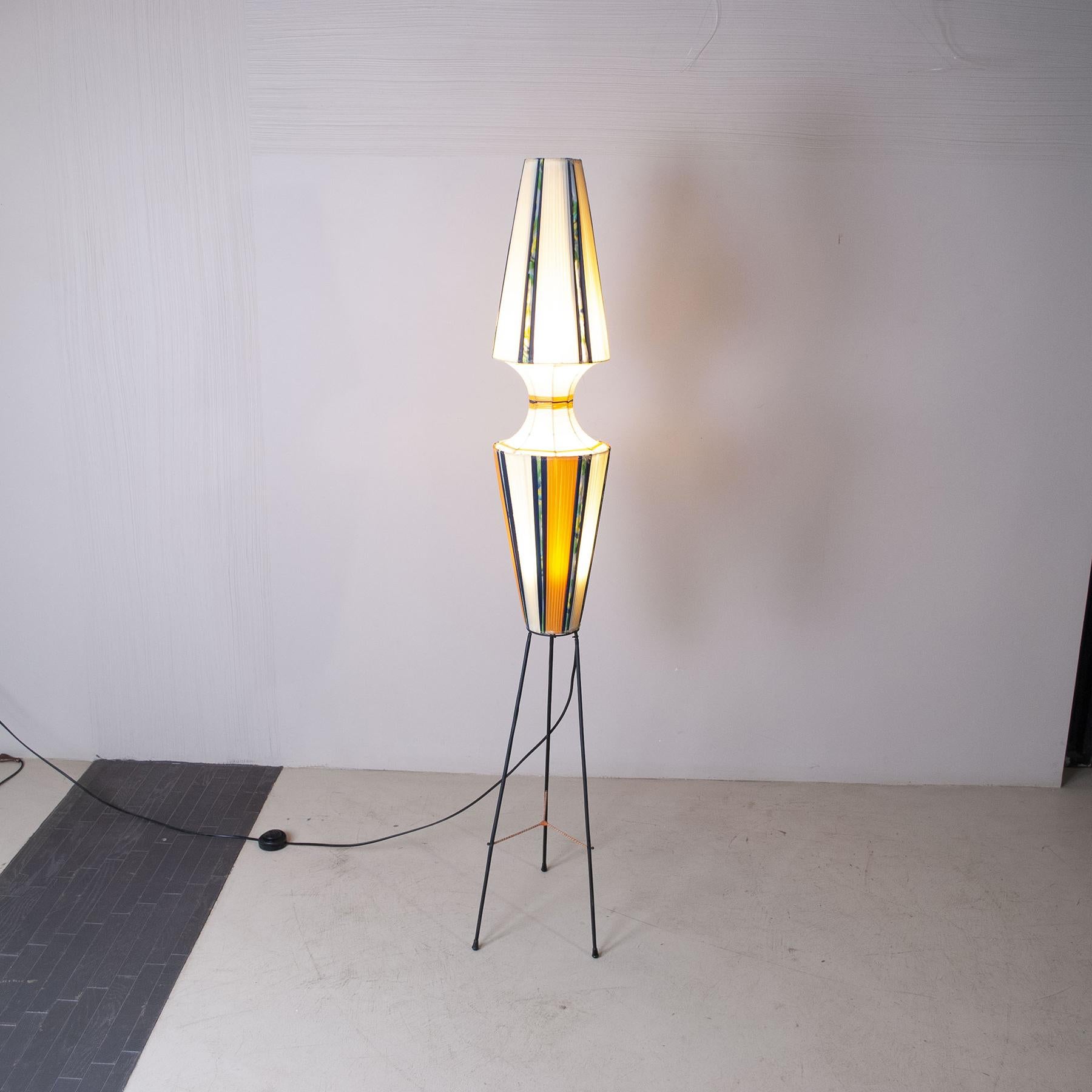 Italian Production Floor Lamp, Late 1950s In Good Condition For Sale In bari, IT