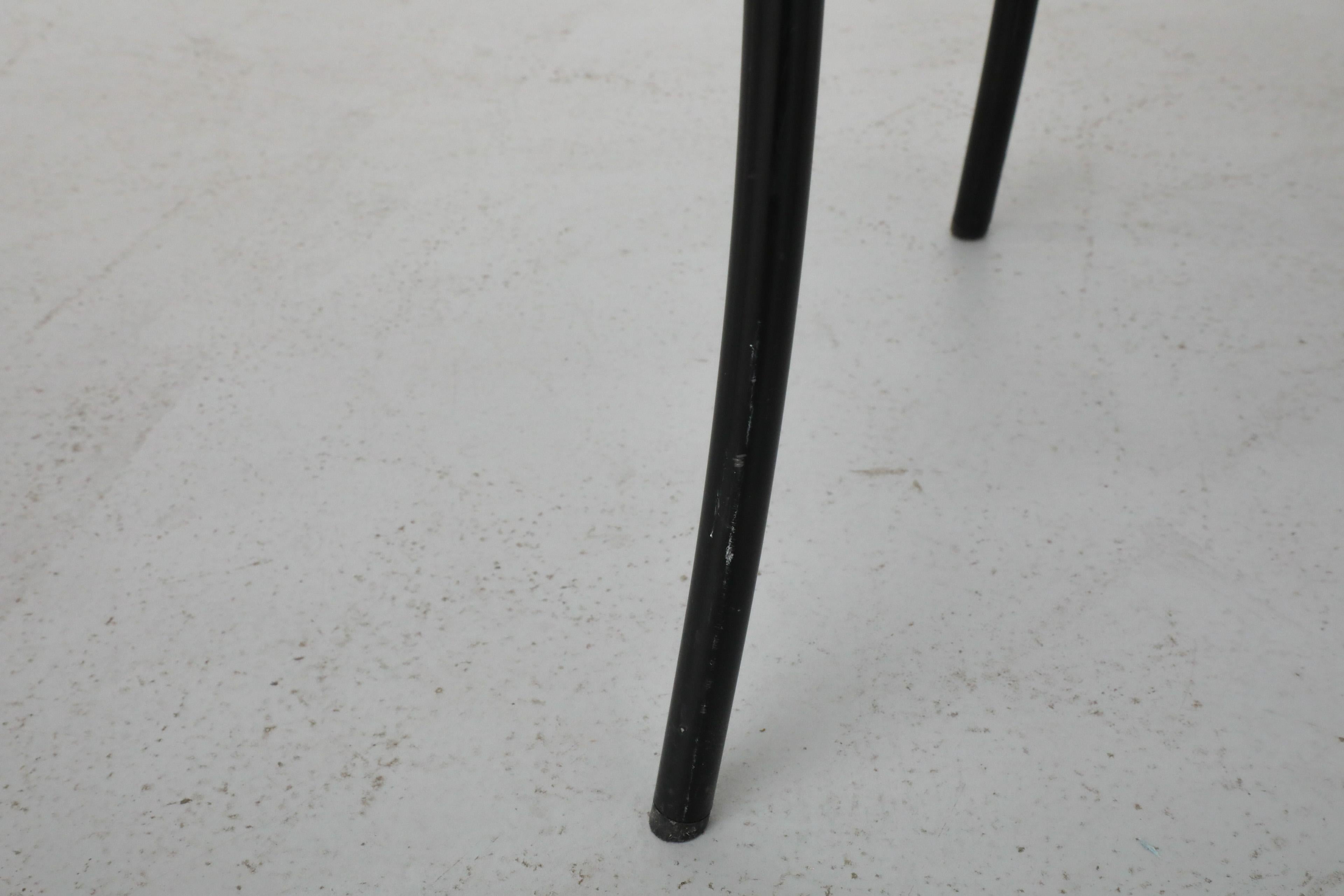 Ensemble de table et chaises italienne de style Memphis Progetti en vente 9